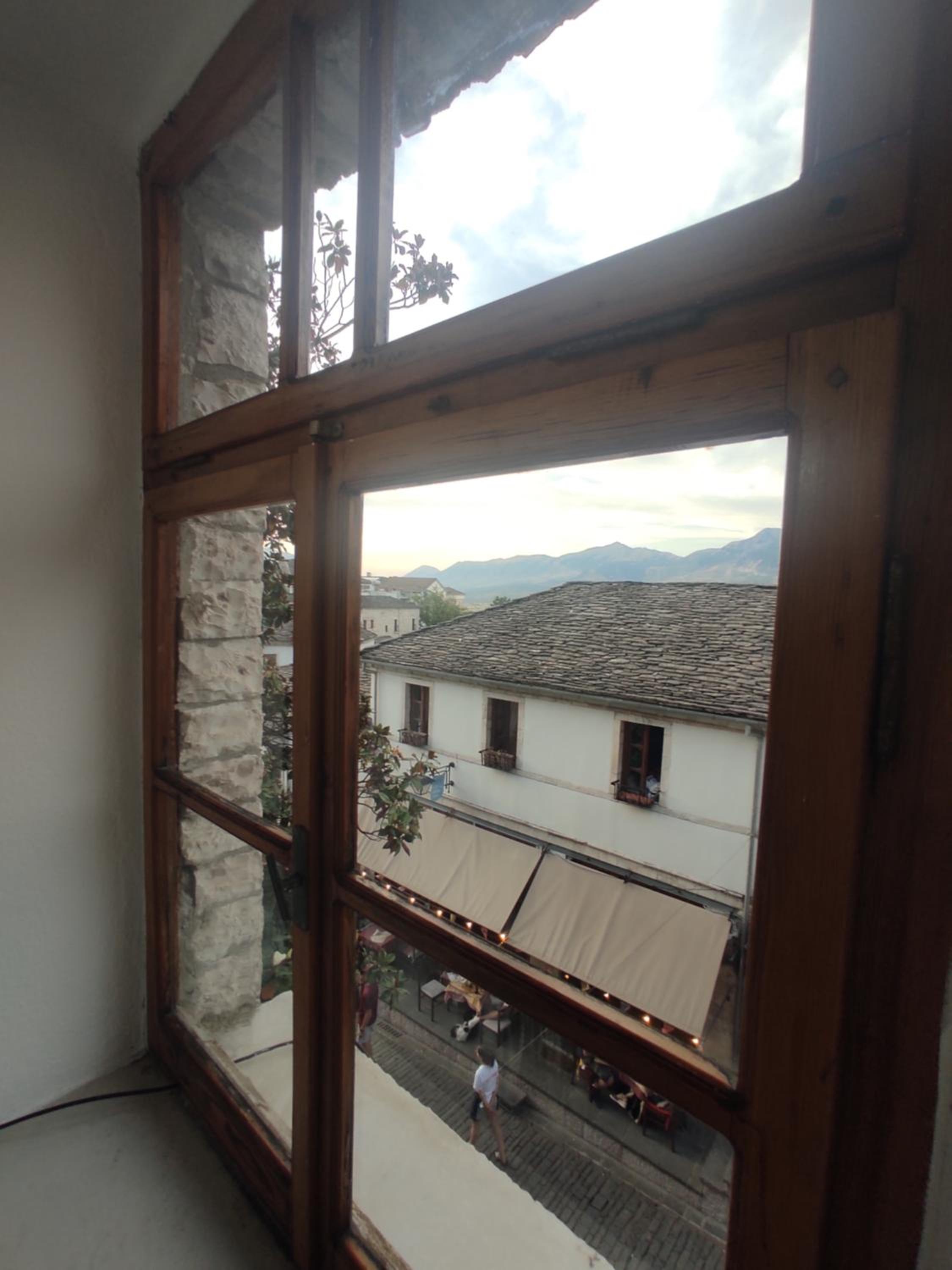 Xheison Apartment