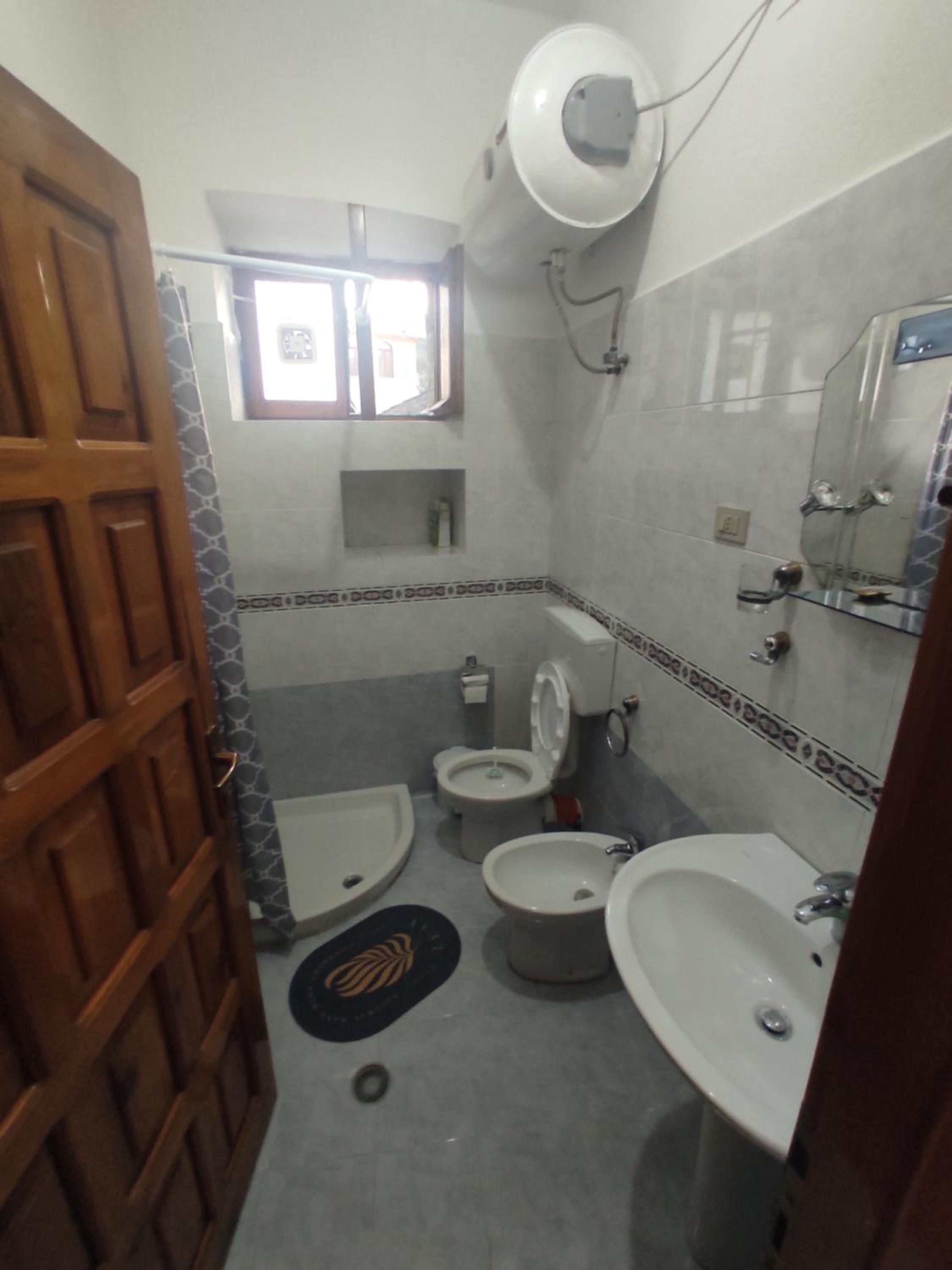 Xheison Apartment