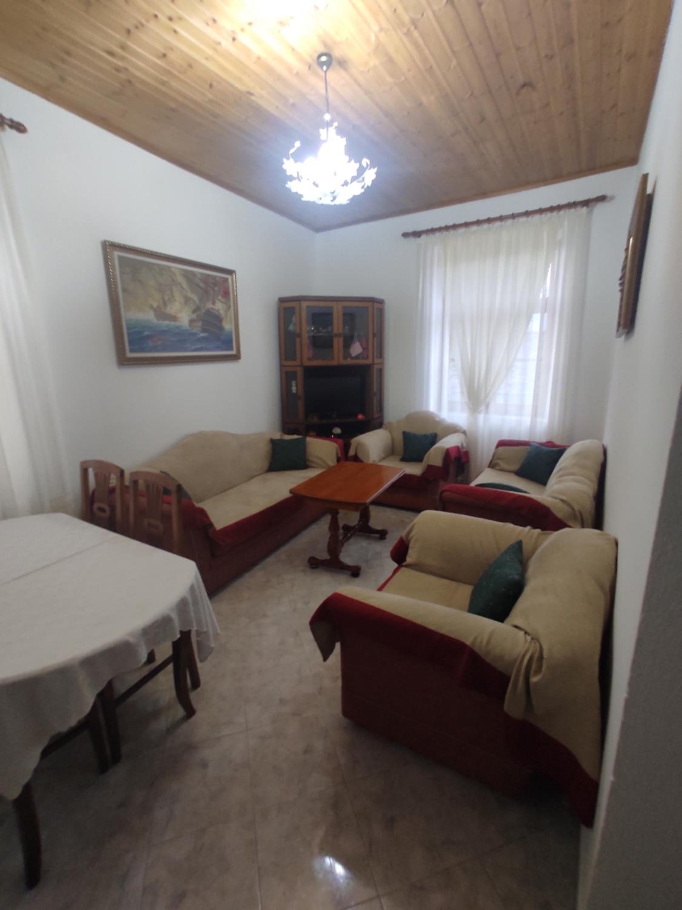 Xheison Apartment