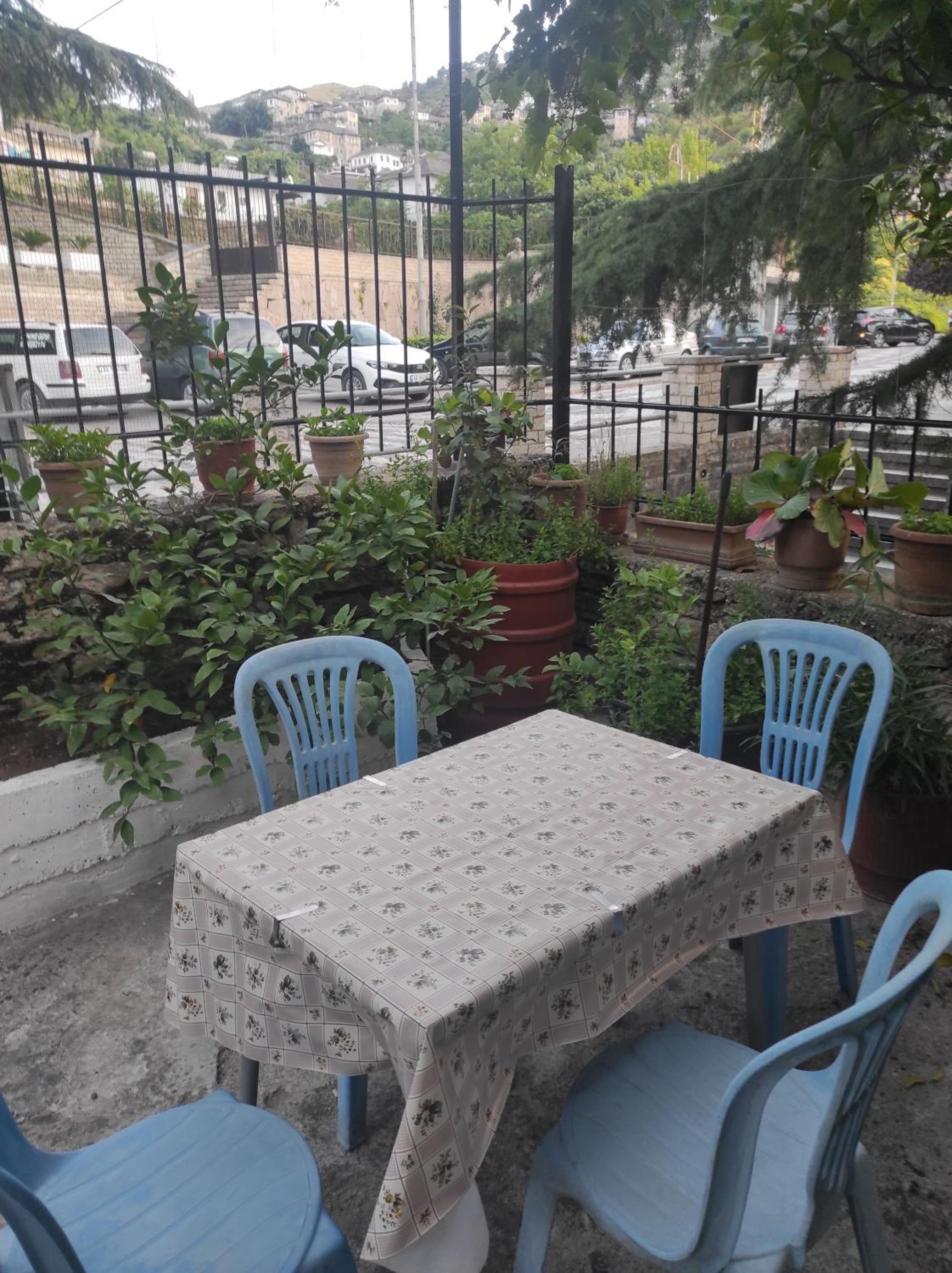 Xheison Apartment
