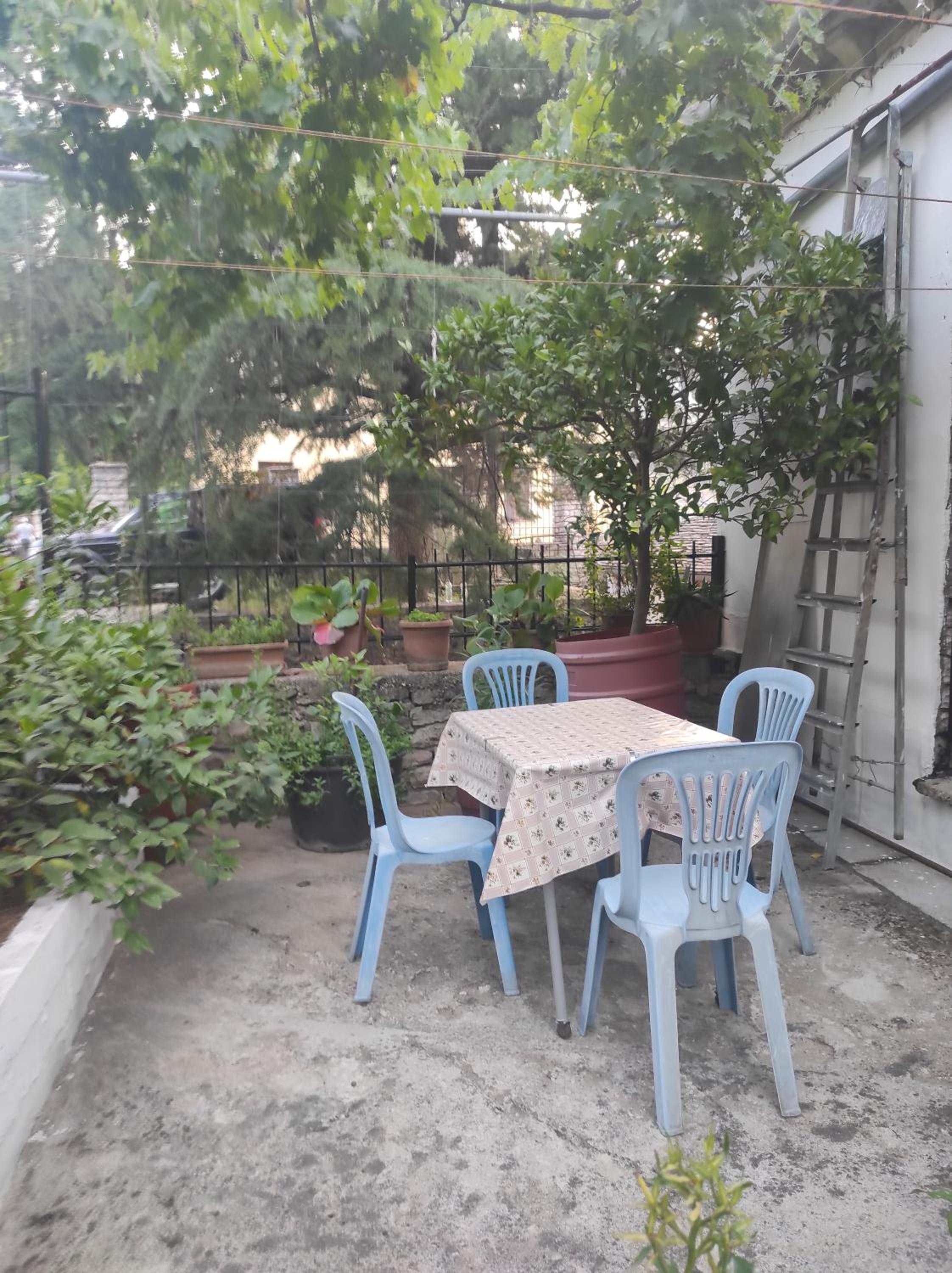 Xheison Apartment