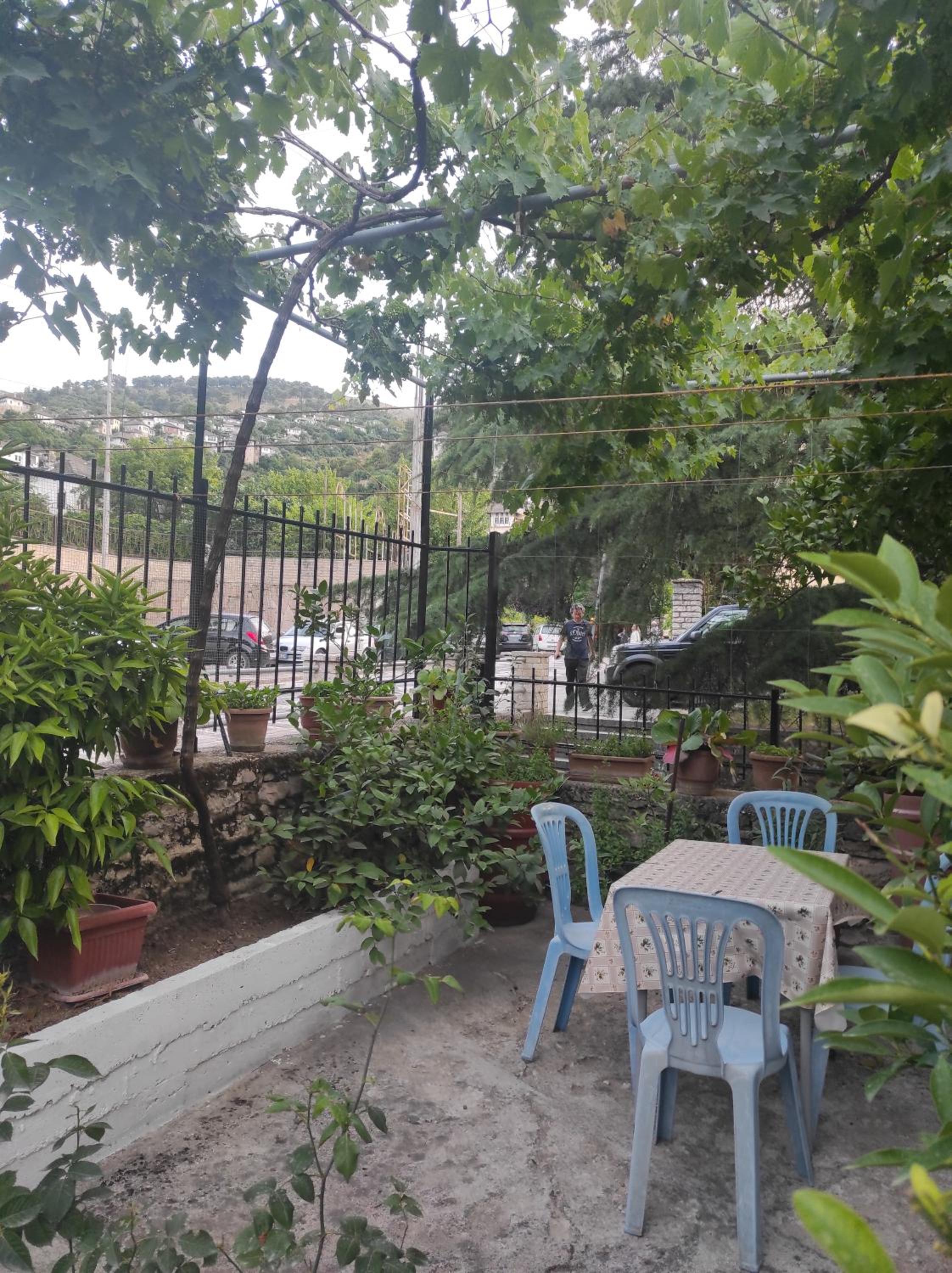 Xheison Apartment