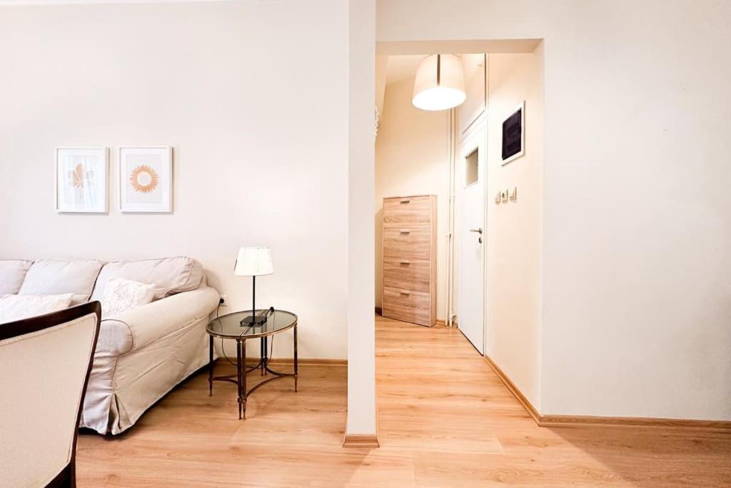 Pame Rentals - Classic Athenian Home in Koukaki