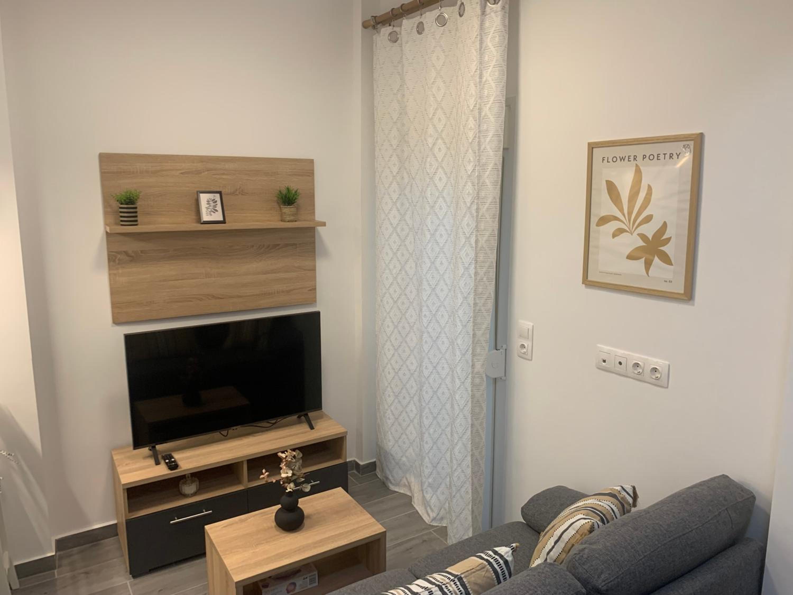 Mary's cozy apartment view 4