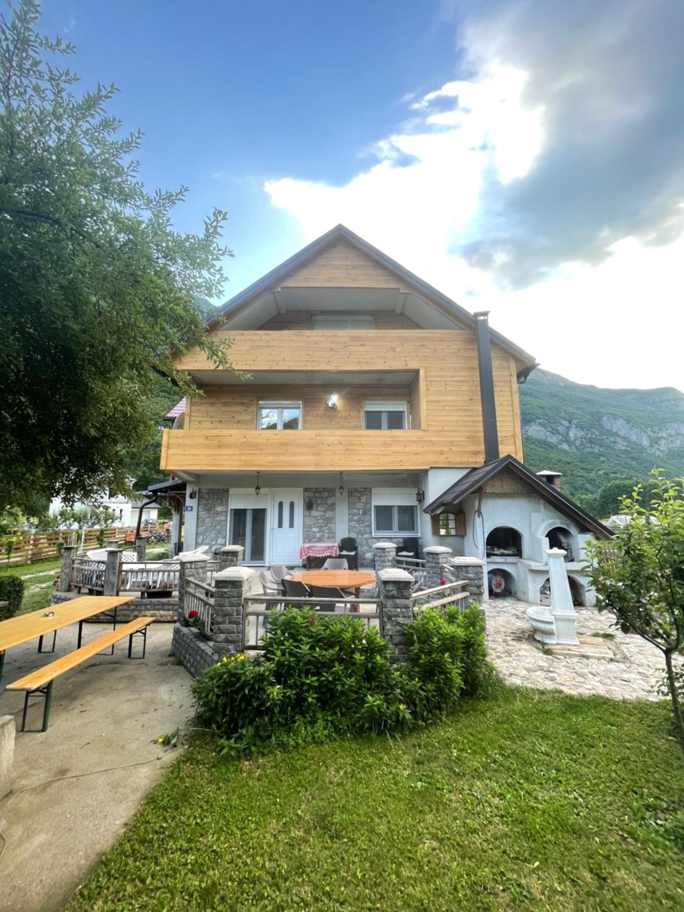 Riverside Guesthouse & Sauna view 3