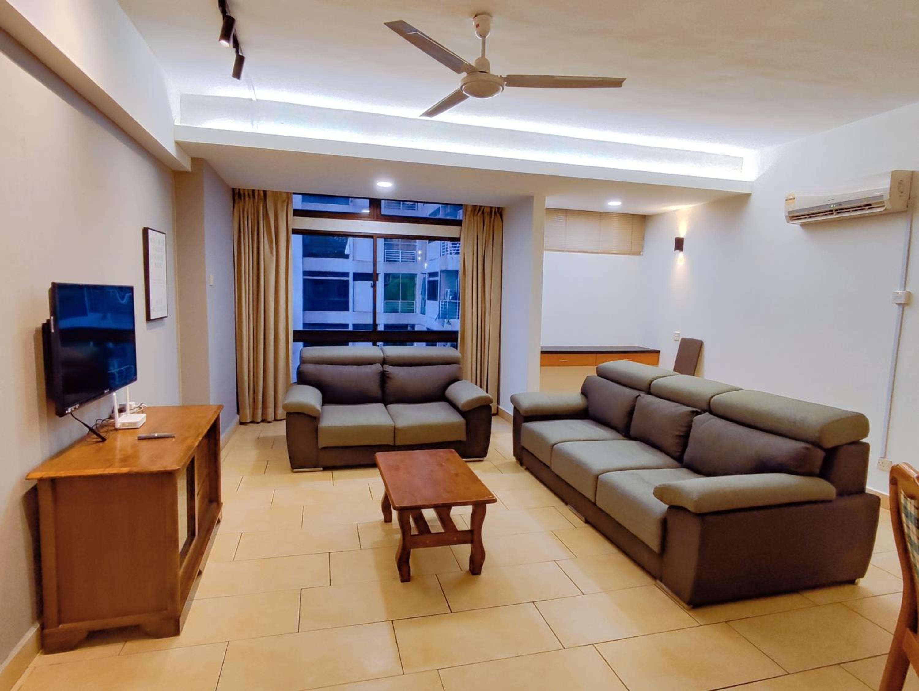 10-12Pax Fahrenheit 88 Pavillion Bukit Bintang TRX AJHOME