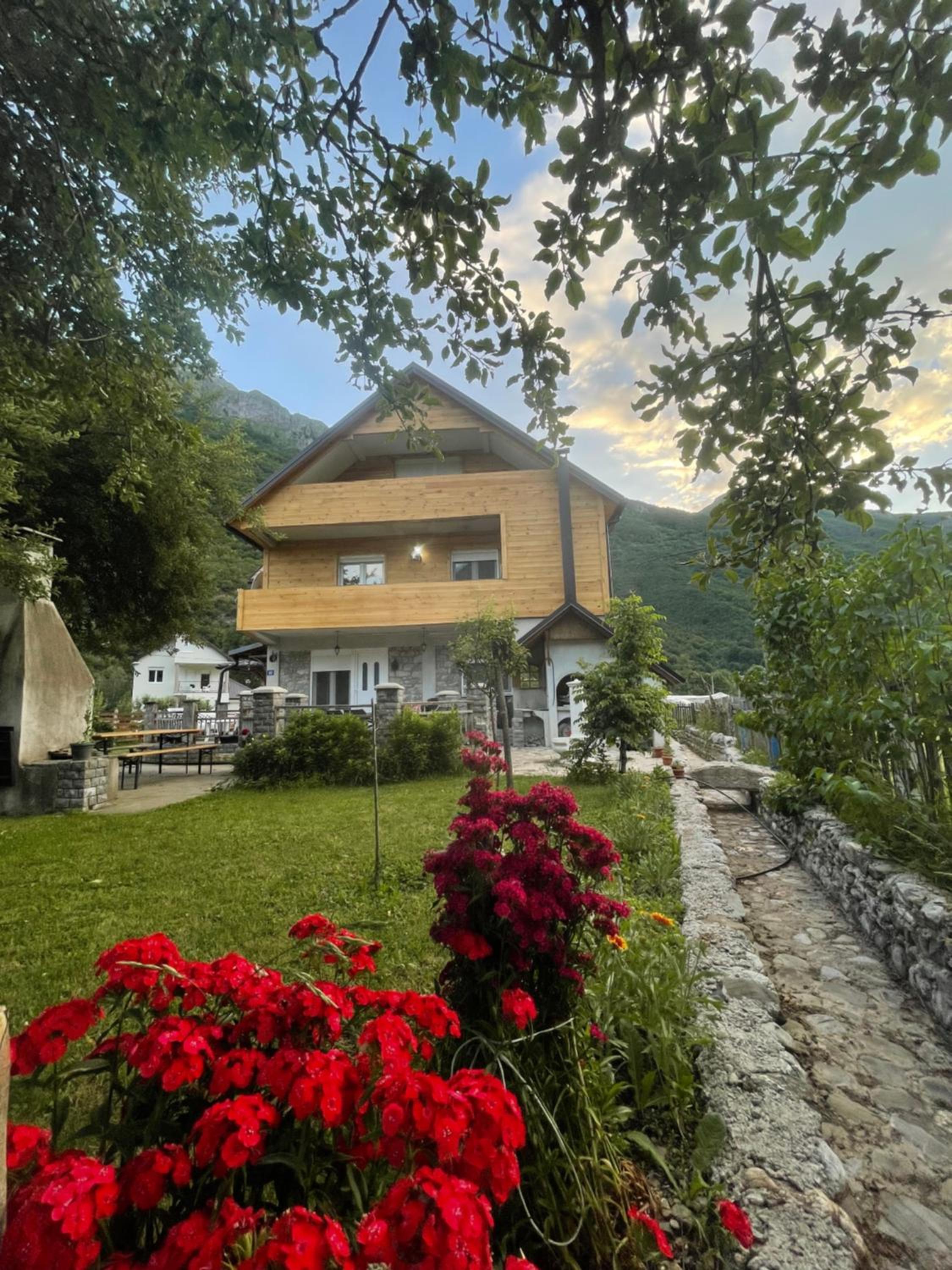 Riverside Guesthouse & Sauna view 2