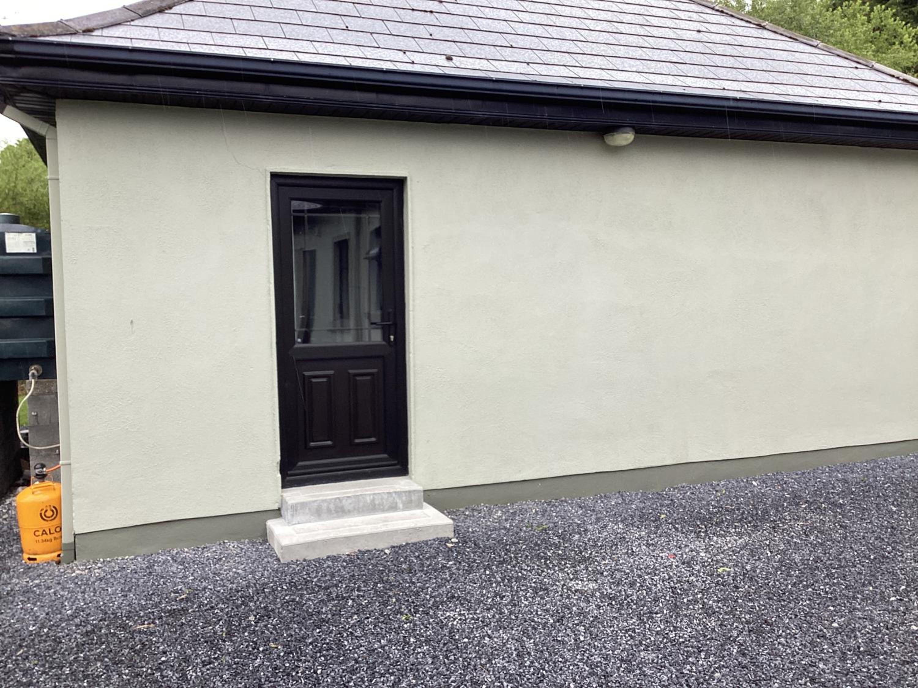 Studio apartment to rent view 2