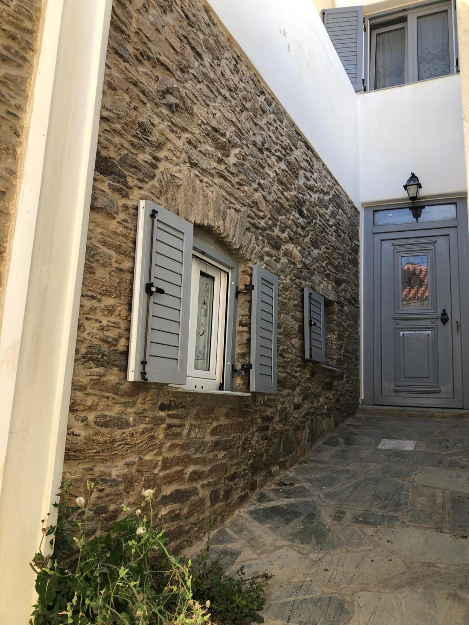 Villa Filippa Chora luxury & cozy view 3