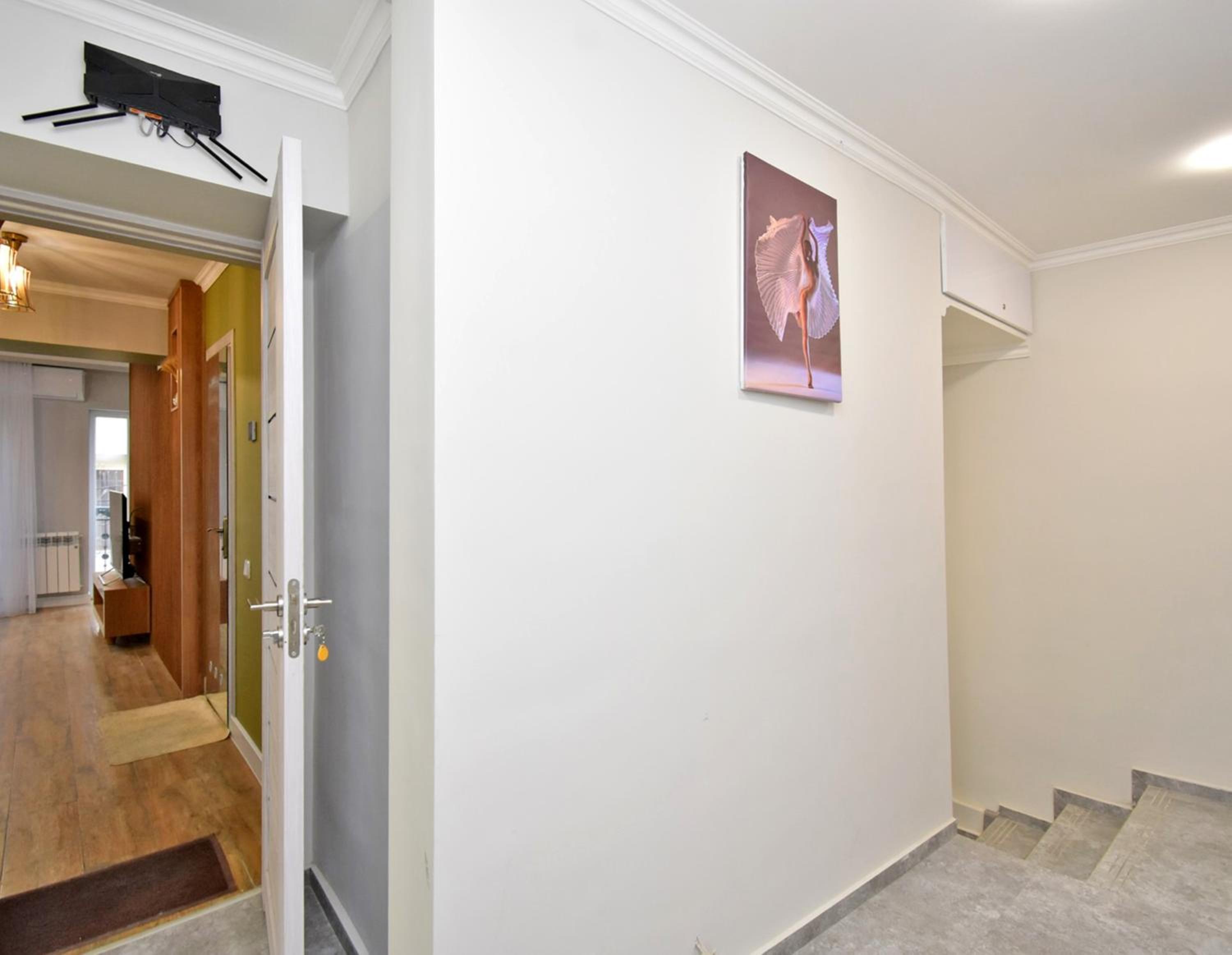 Rester Center Apartment