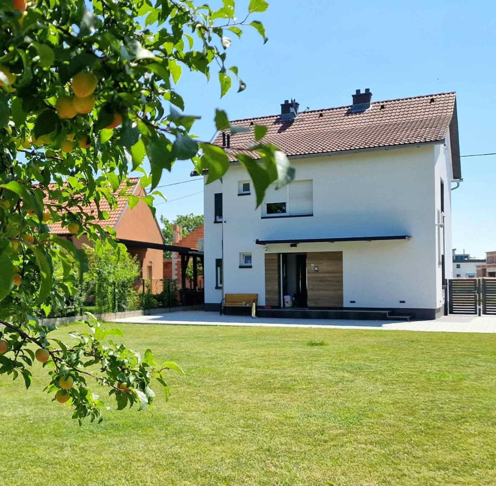 Hotel HYDE PARK APARTMENTS - Image 1