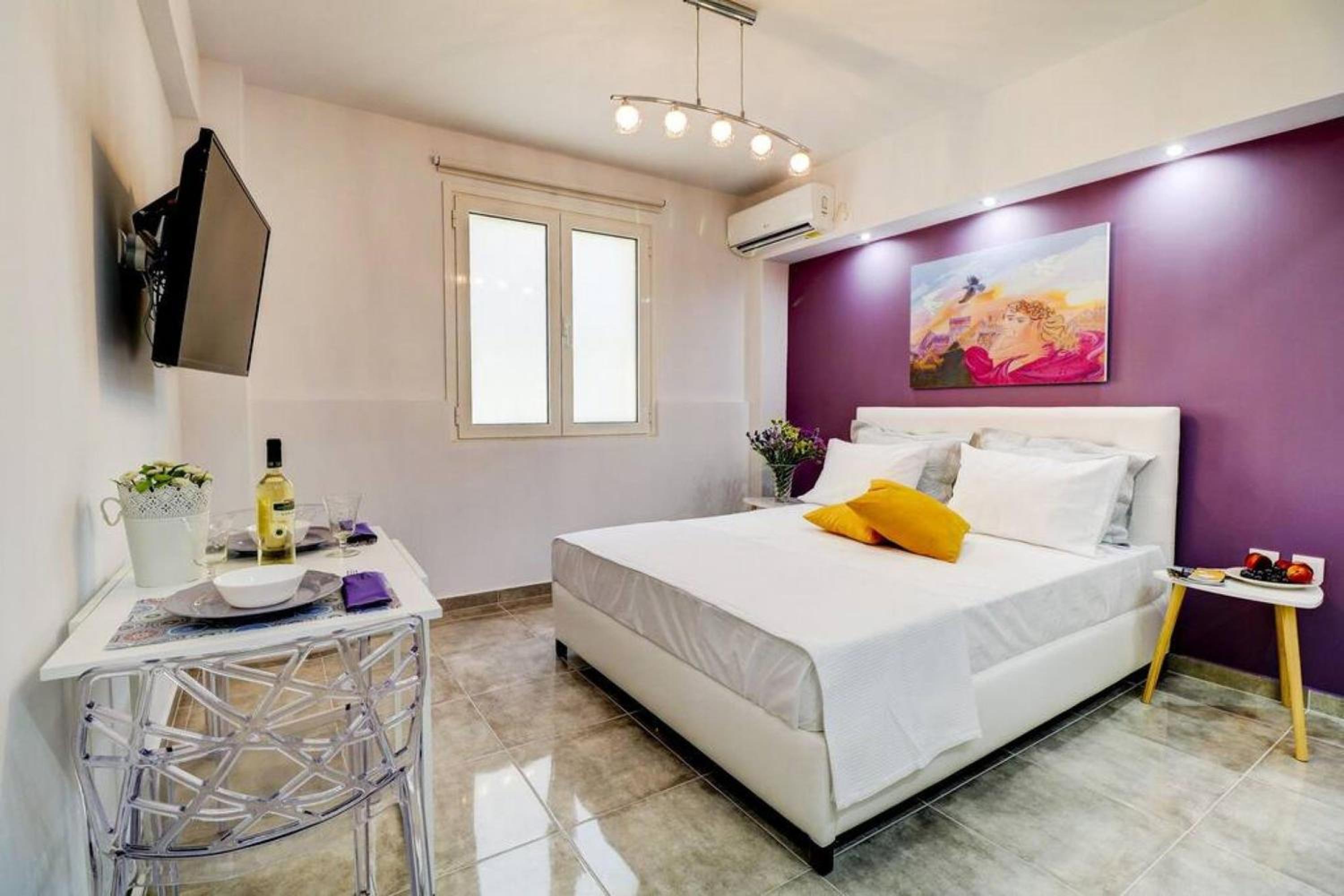 Purple- Lux studio 2' from metro Petralona
