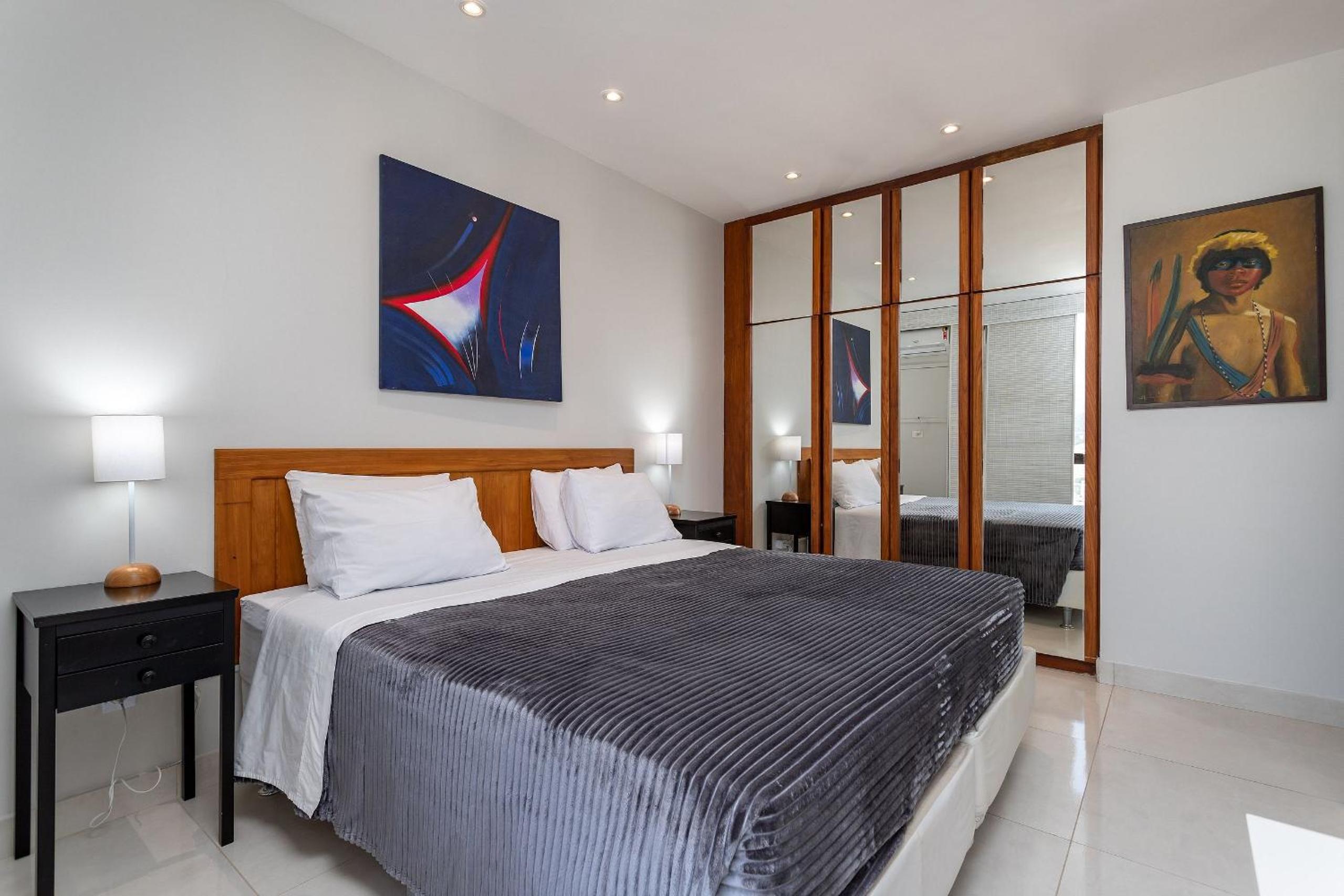 (1806) 150 Meters from Leblon Beach with Swimming Pool, Gym, Daily Housekeeping, Sea View and View of Christ