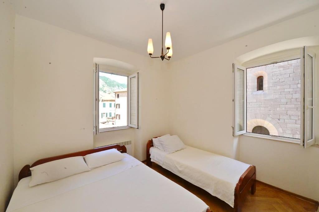 Apartment Cathedral view 5