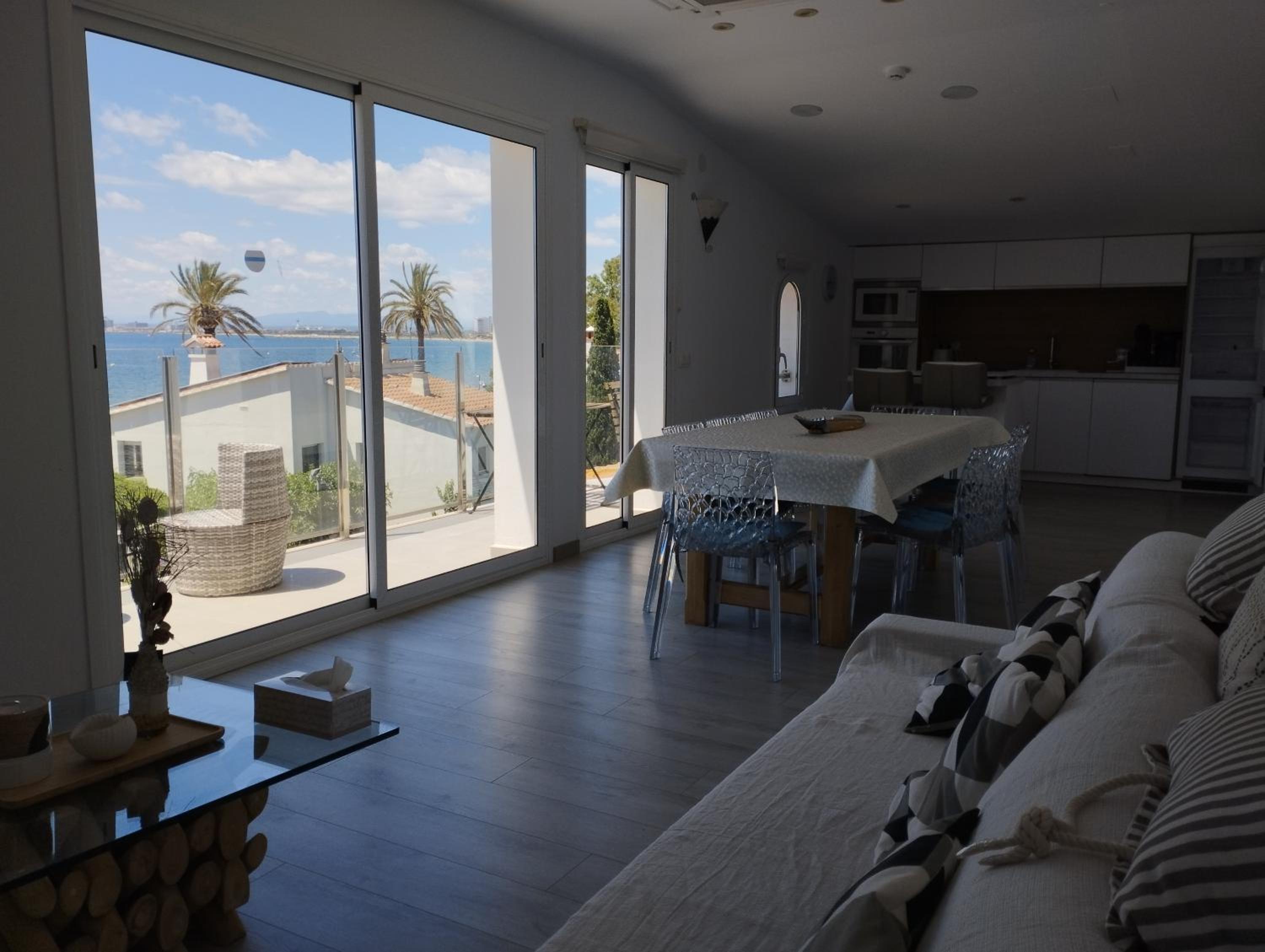 Ático Rhodes playa Roses