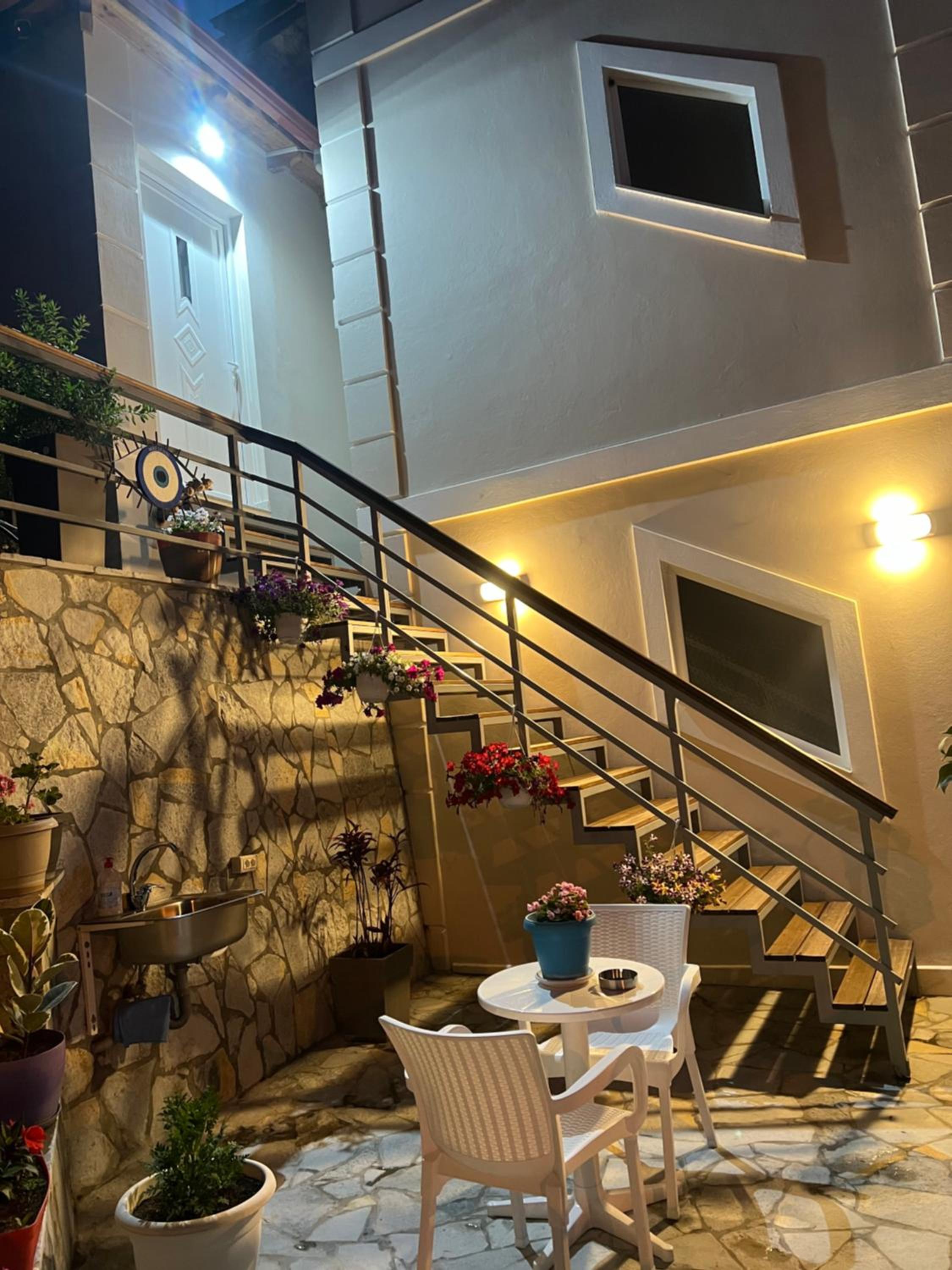 Amazing familiar apartments and rooms