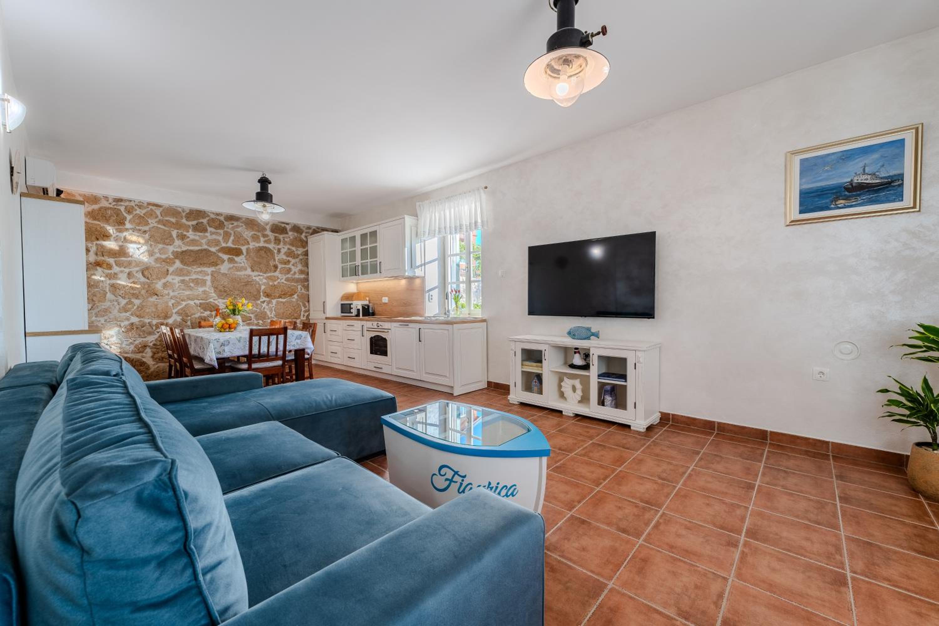 House for rent "Figurica" Lun view 4