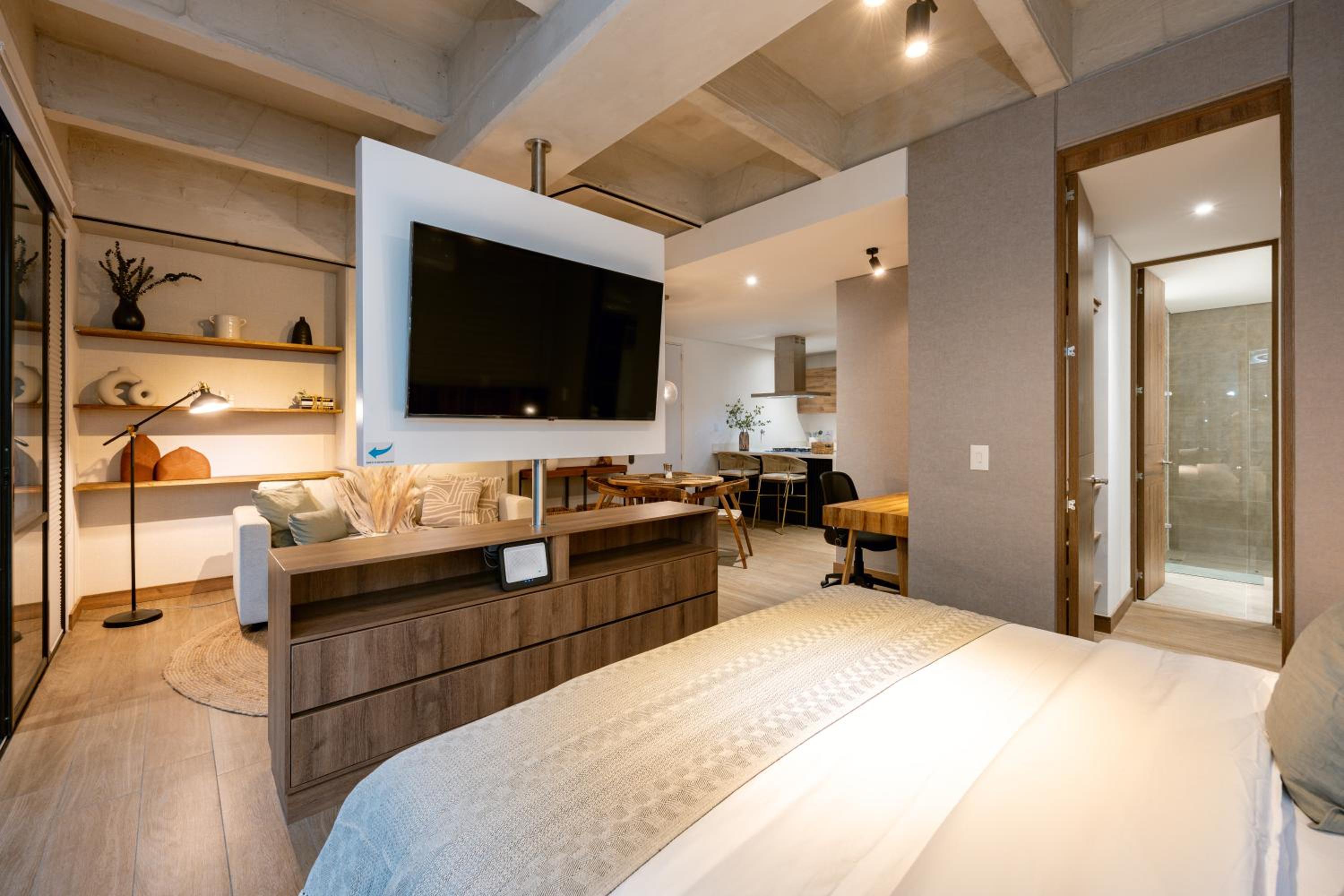 Brand new loft 1BR Balcony
