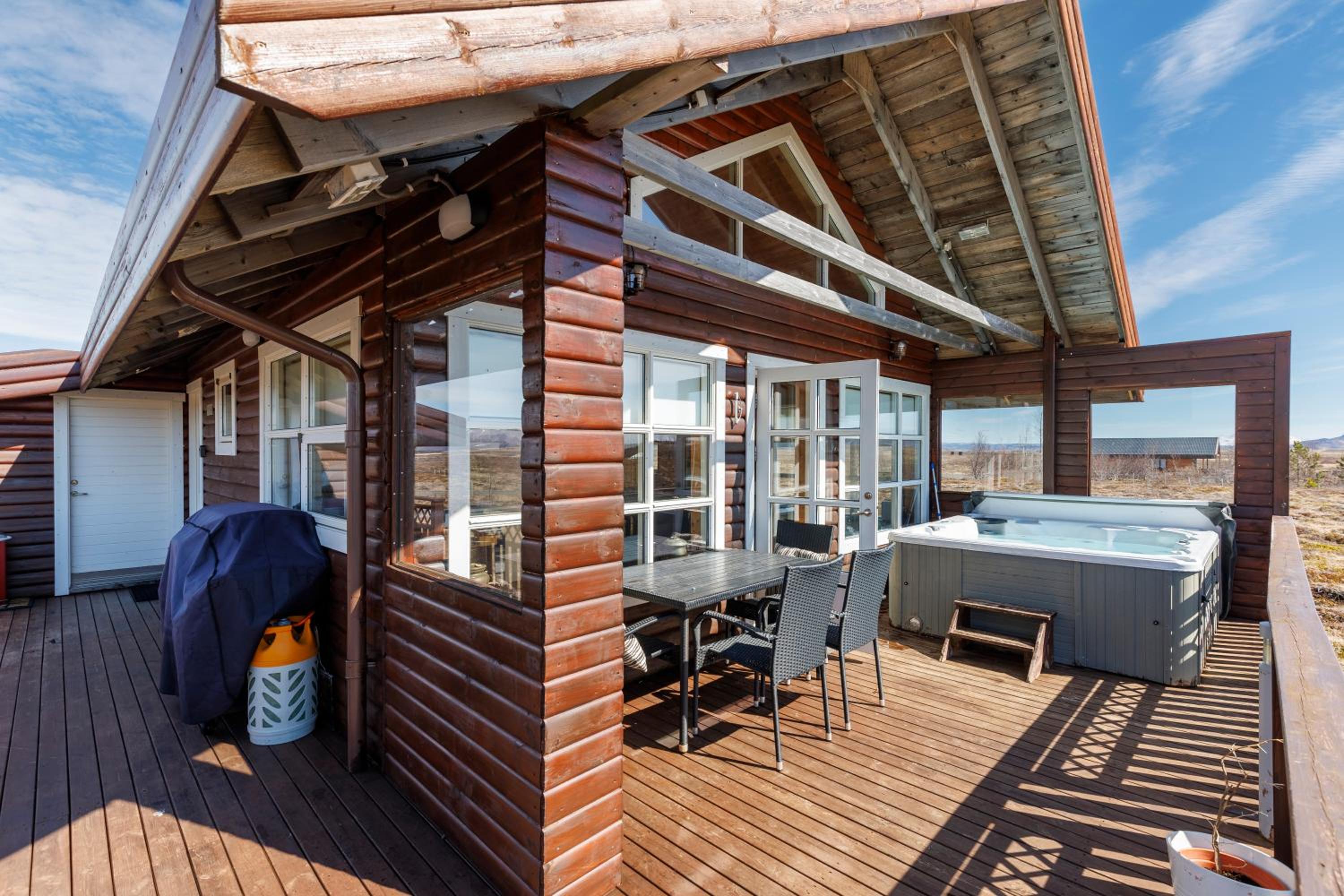 Cozy cottage house located at Golden Circle view 4