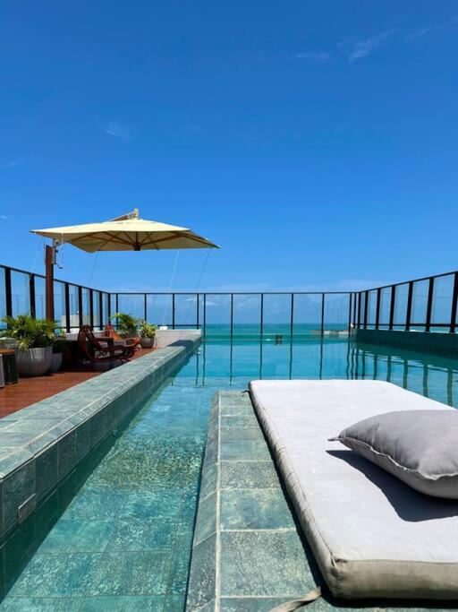Studio Bessa 50m praia c/ piscina
