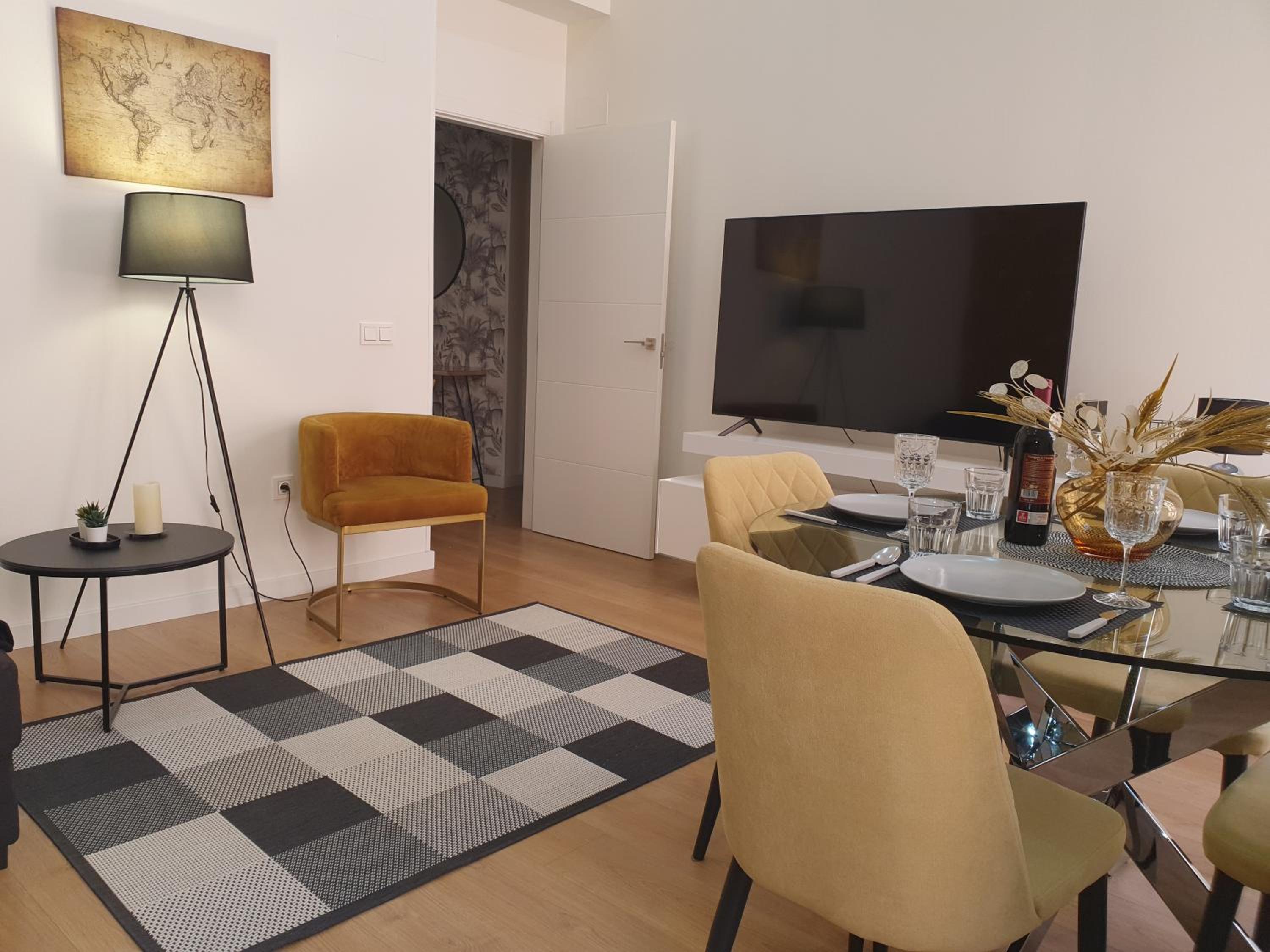 Beautiful Historic Center Apt!