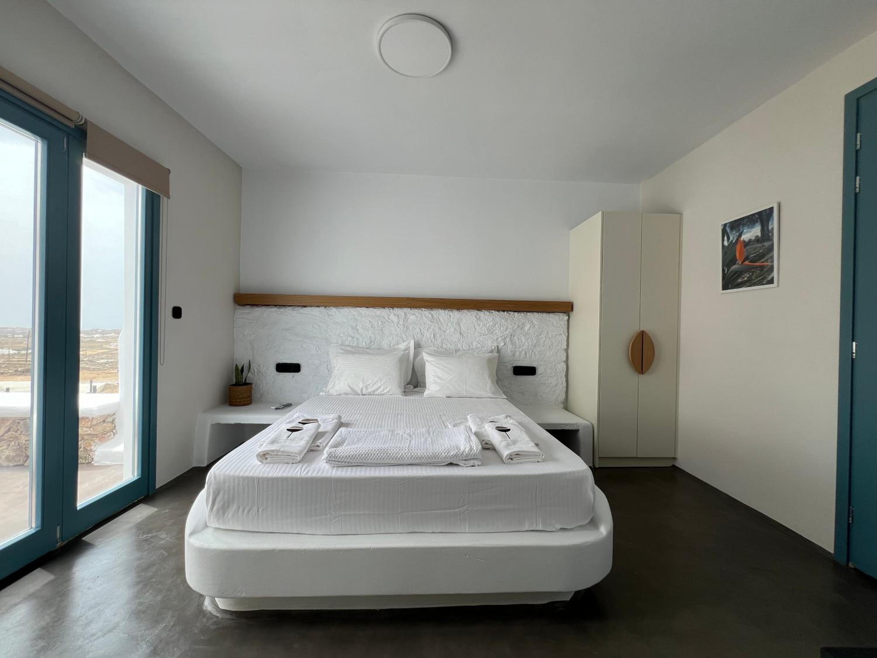 Thronos Suites photo 5