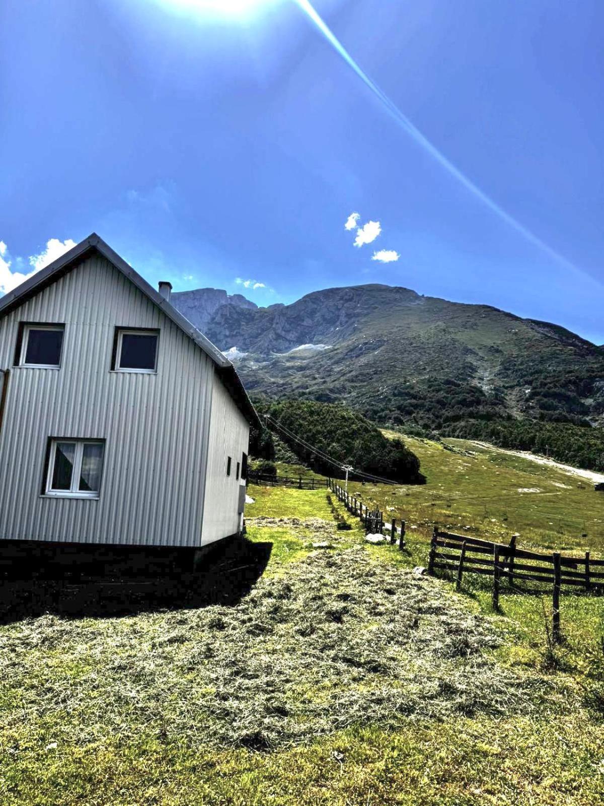 Mountain house Savin Kuk view 3