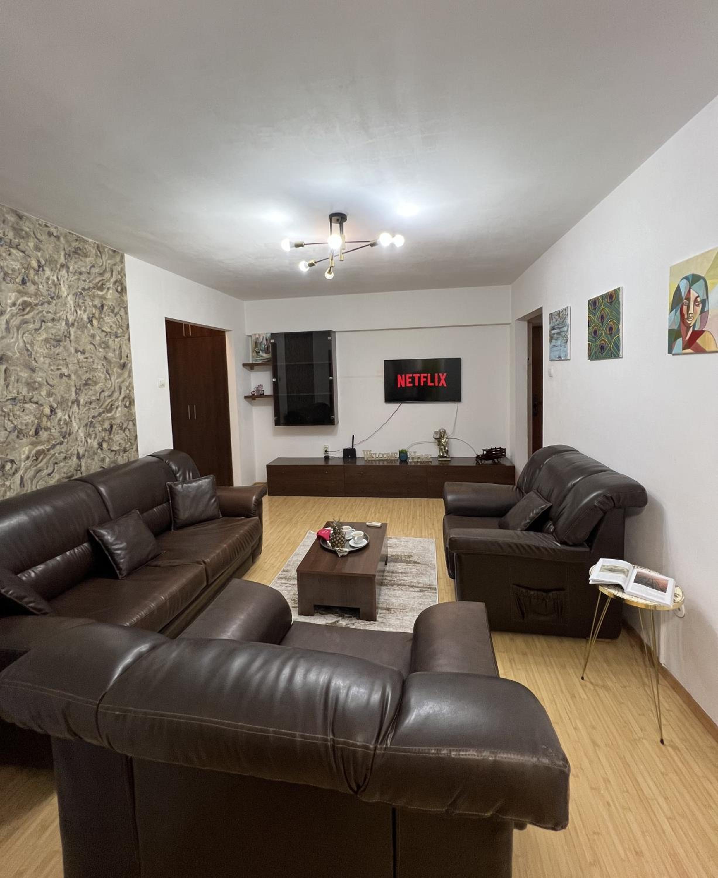 KiWi APART-HOTEL 1BR Wi-Fi Free - CLOSE TO OLD TOWN - COZY LOCATION - SHORTER OR LONGER STAY - R&M BOUTIQUE view 5