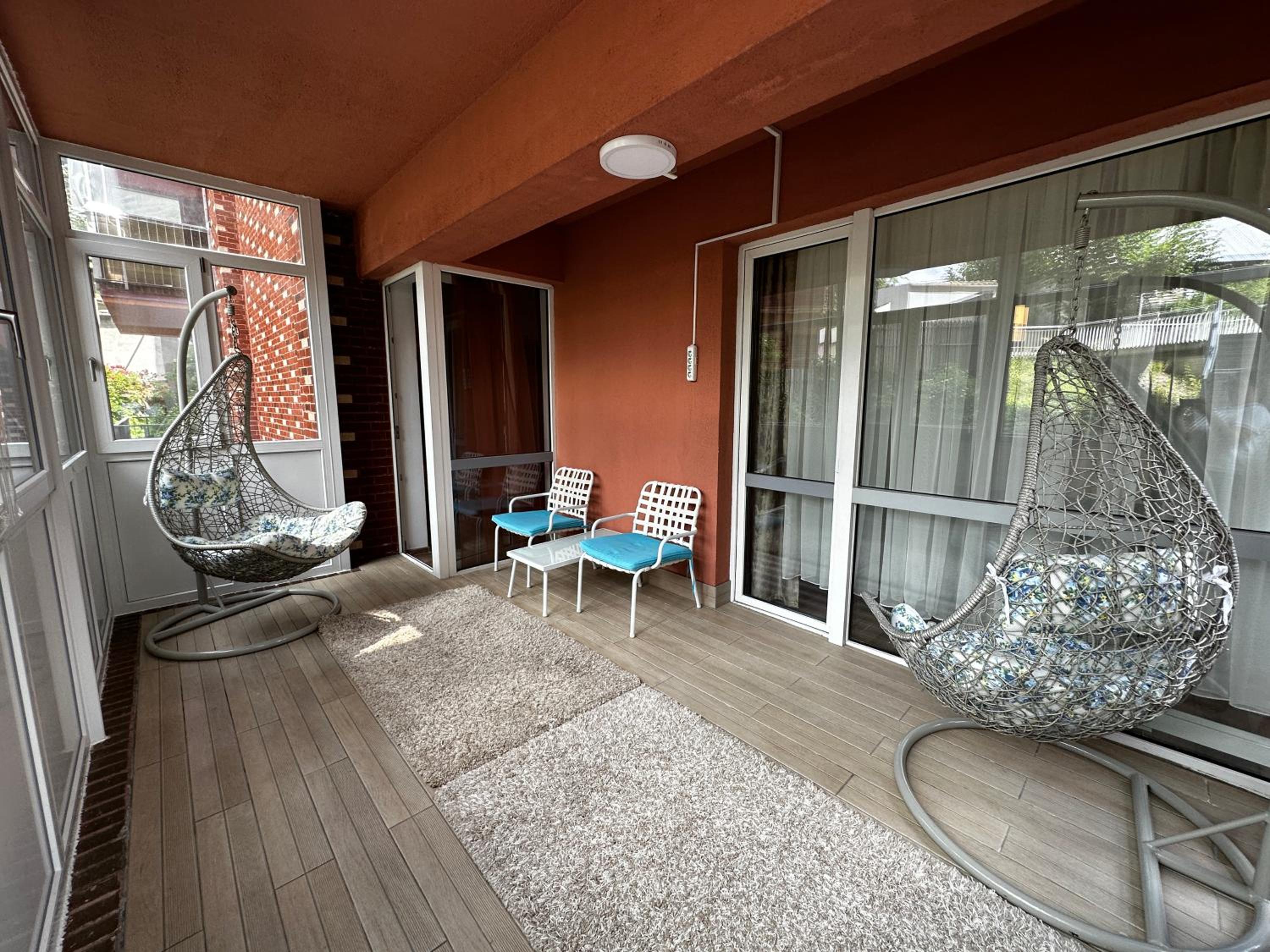 SOPHIE Apart BelleView view 3