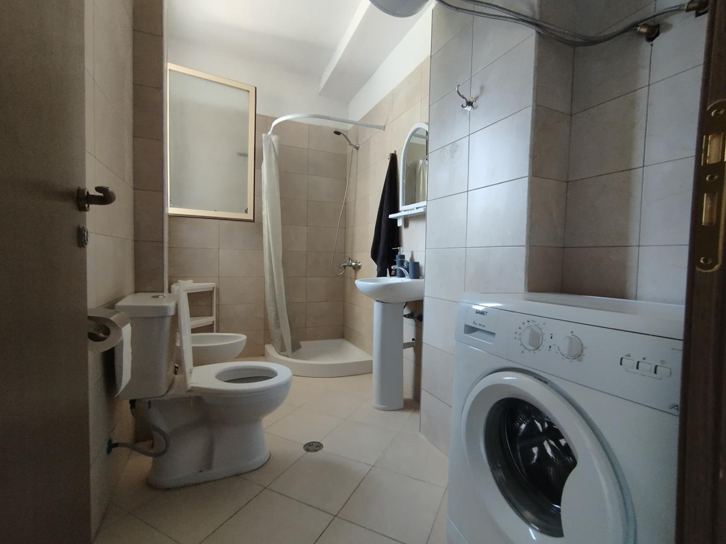 Irek's Vlora Plazhi i Vjeter Apartments