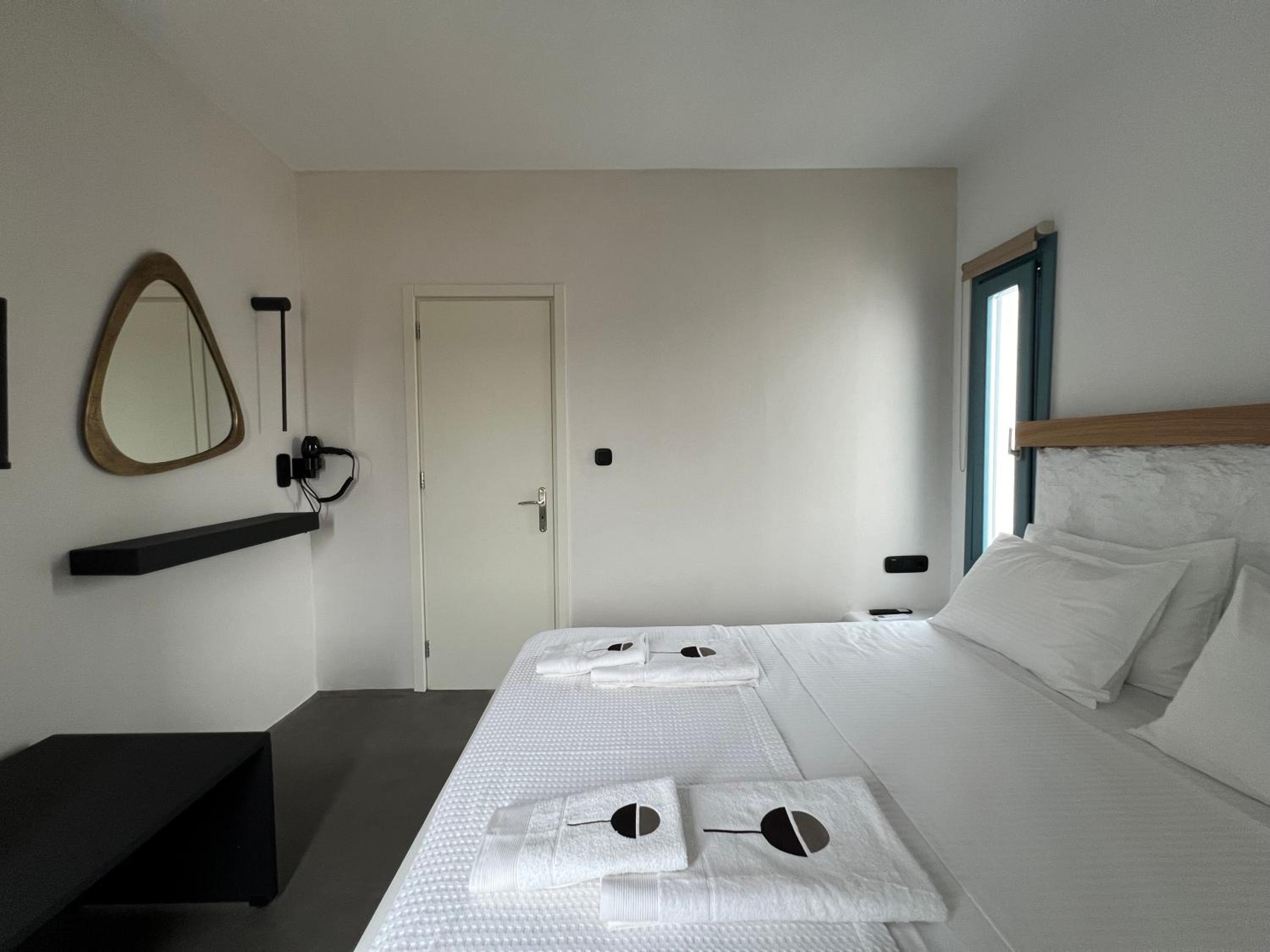 Thronos Suites photo 4