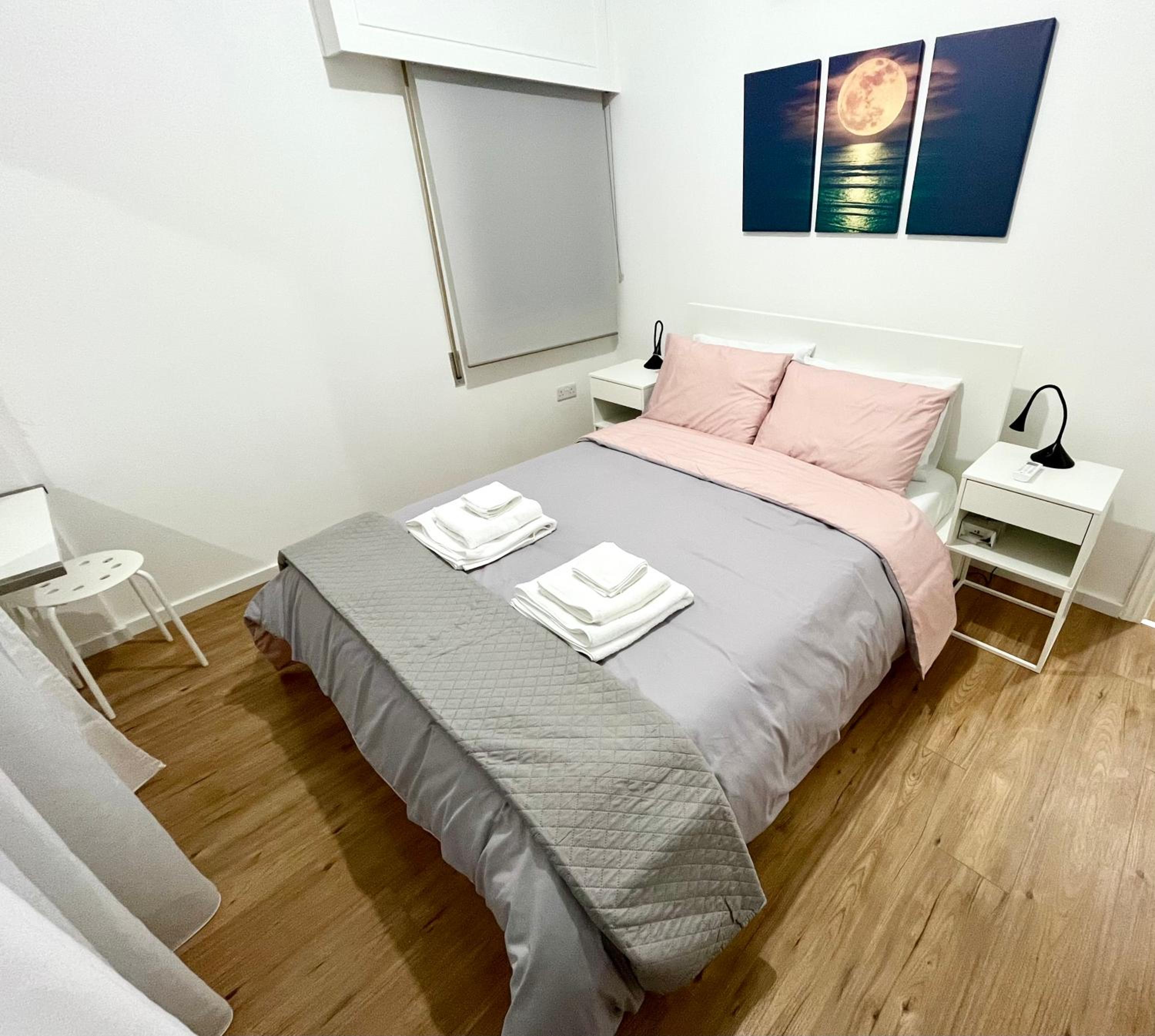 Modern apartment near McKenzie beach