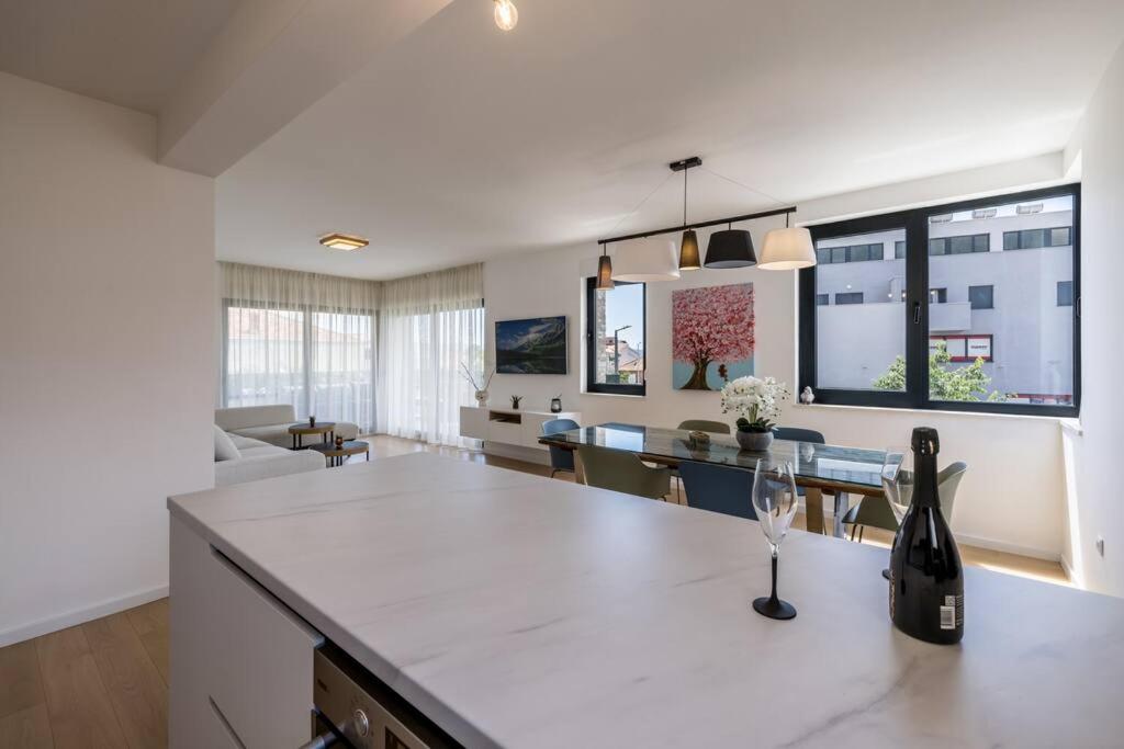 Sal Mare - luxury and elegant family apartment view 2