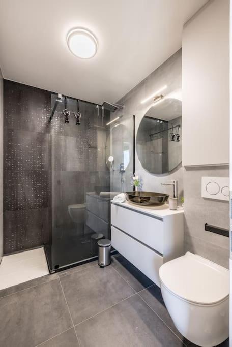 Sal Mare - luxury and elegant family apartment view 5