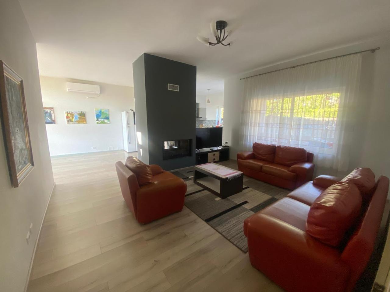 Luxury House photo 5