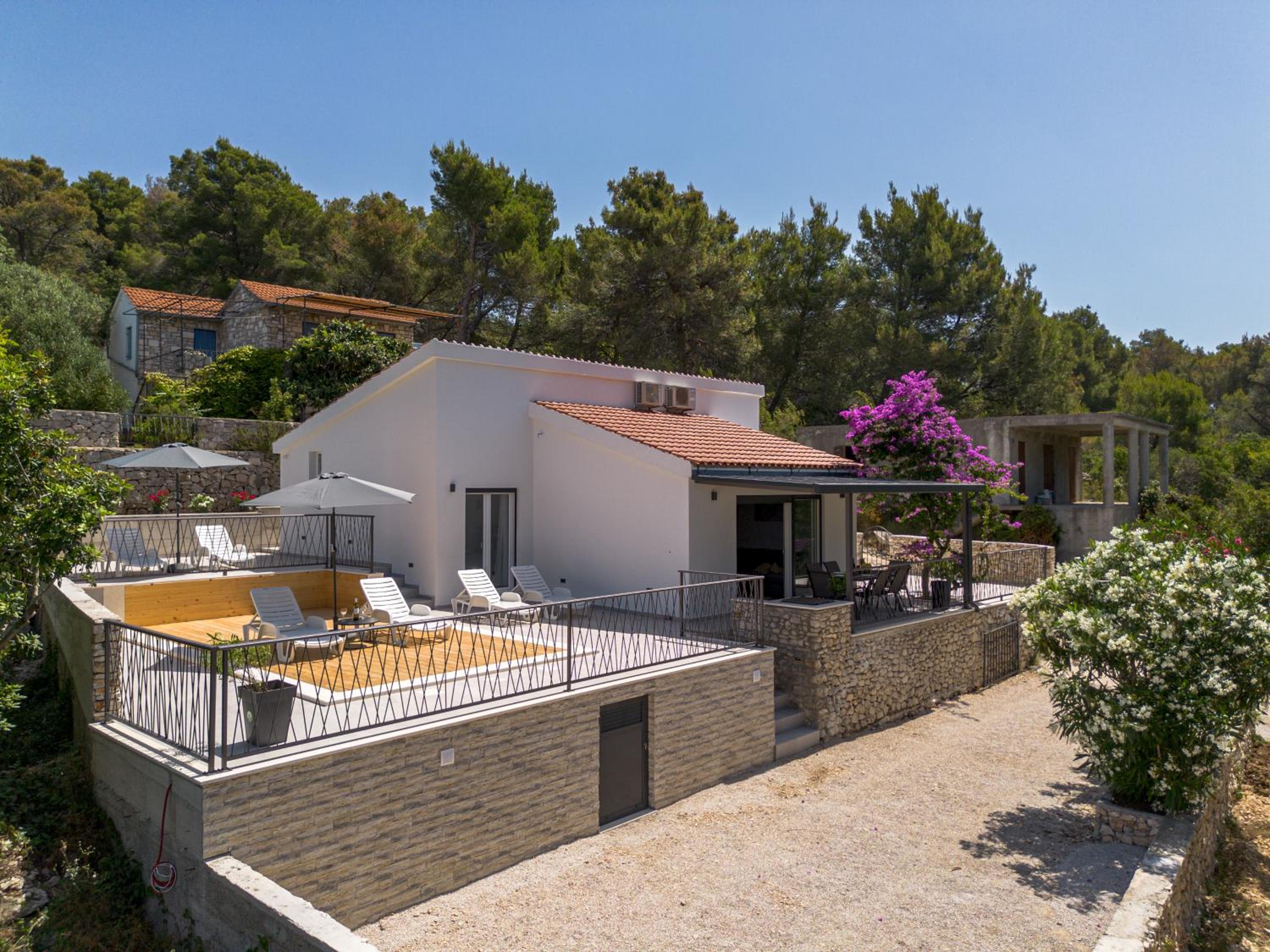 Villa Mala Smišna Poolside Paradise by the Sea view 5