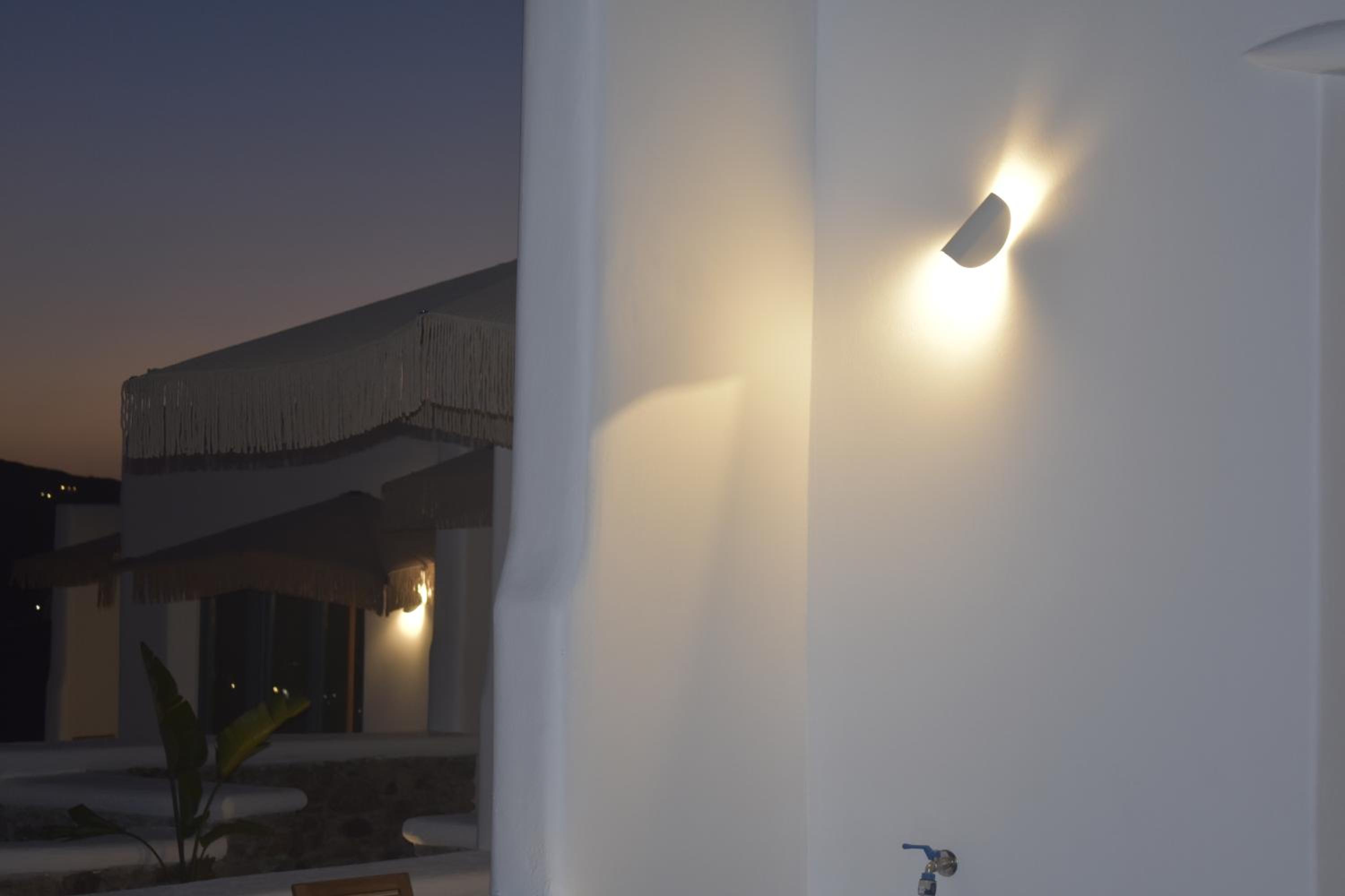 Thronos Suites