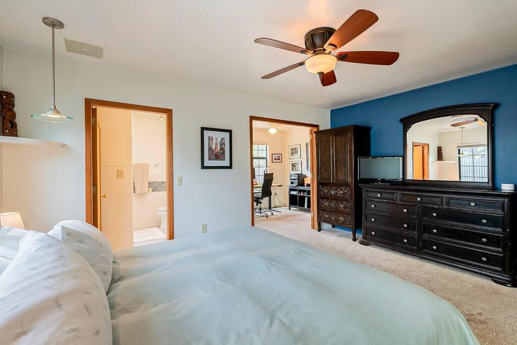 Relaxing 3BD-2BA Near UofA w BBQ, Koi Pond, Zen Garden - Low Summer Rates! view 5