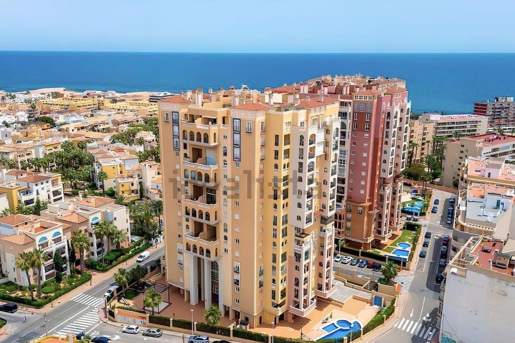 Amazing apartment with sea views