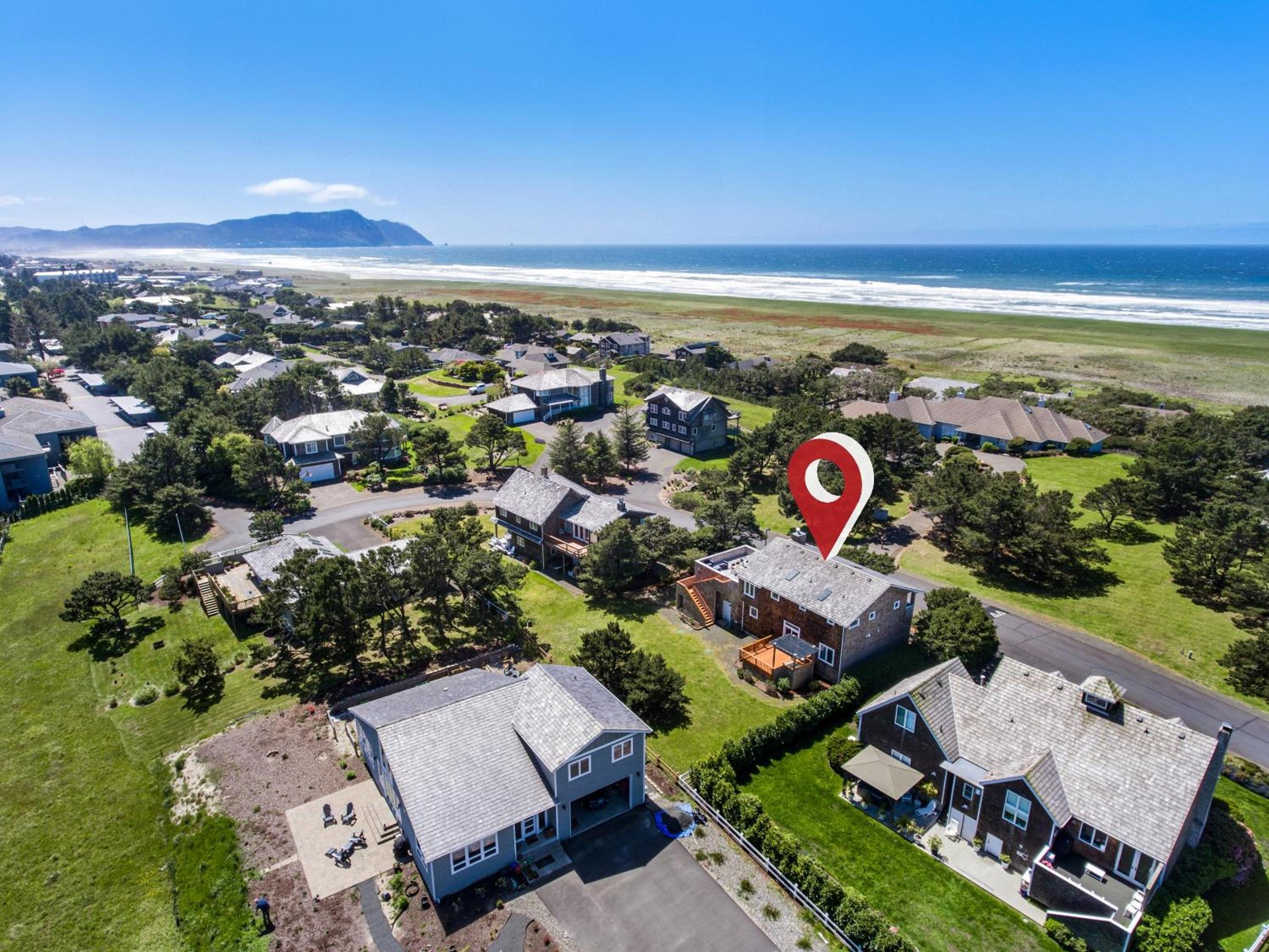 Gearhart Highlands • Hot Tub • Golf • Dog Friendly view 2