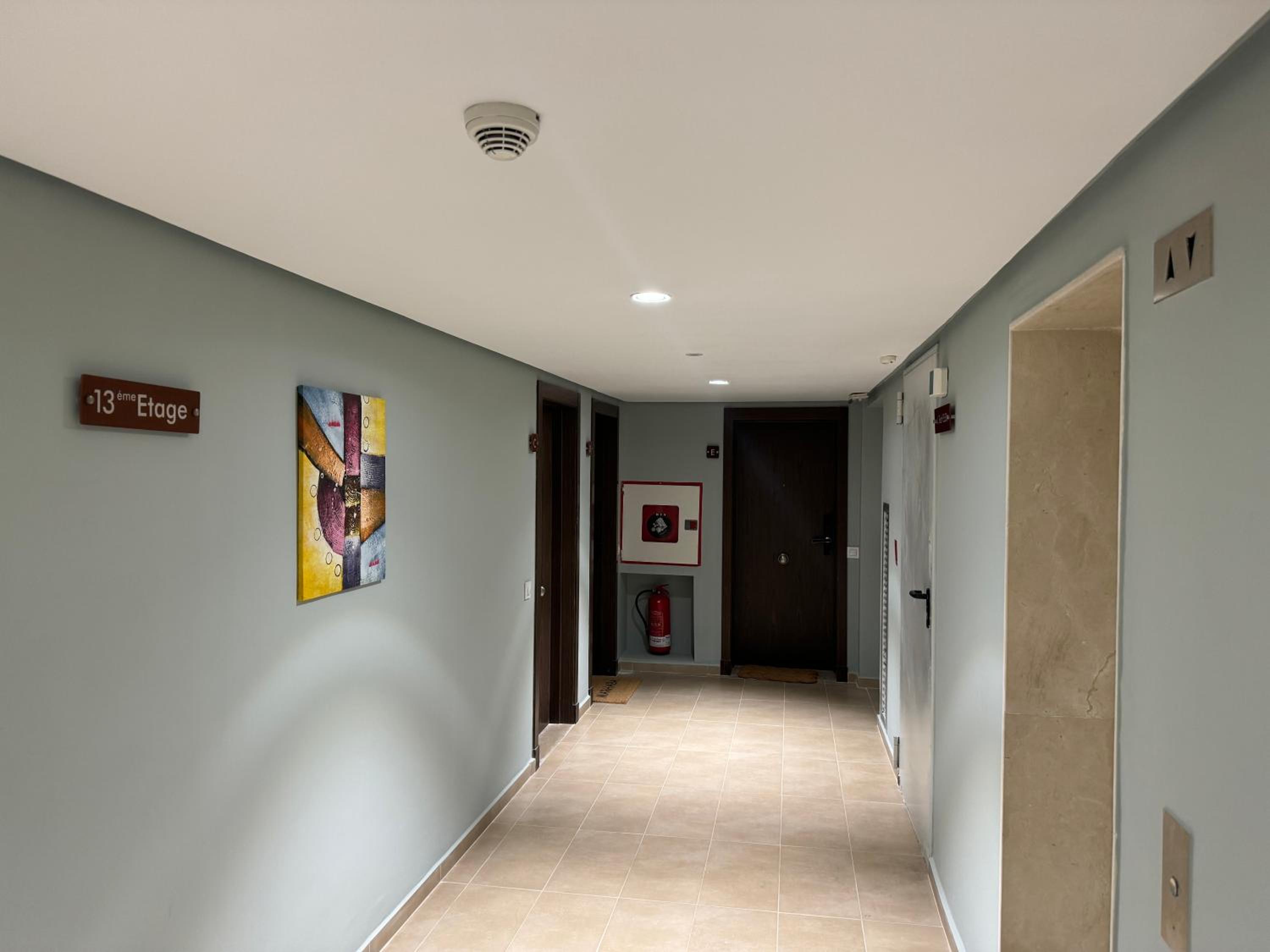 Luxury apartment near TGV station and the beach view 4