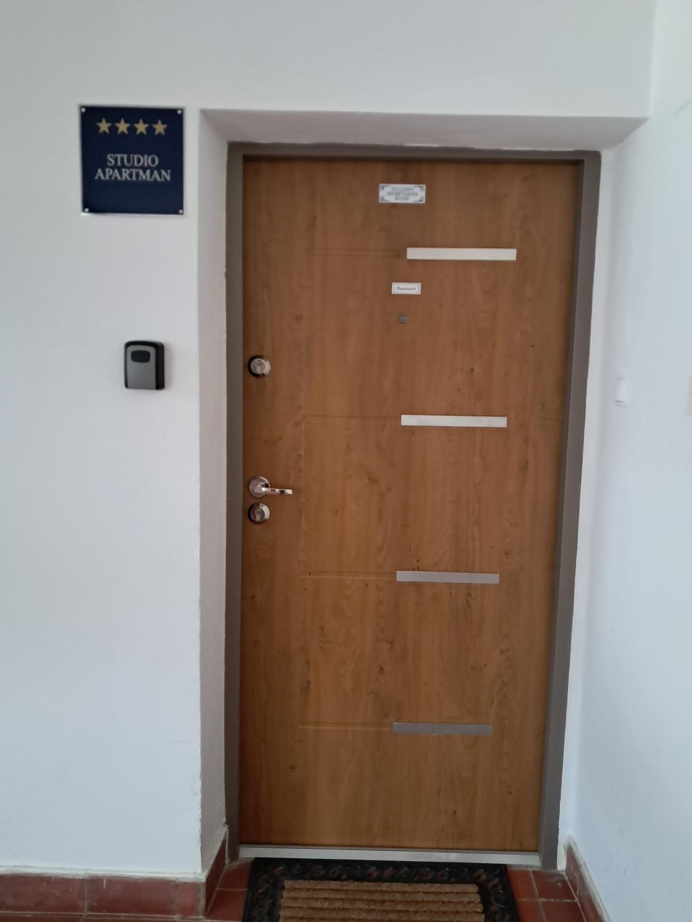 Studio apartman Rose