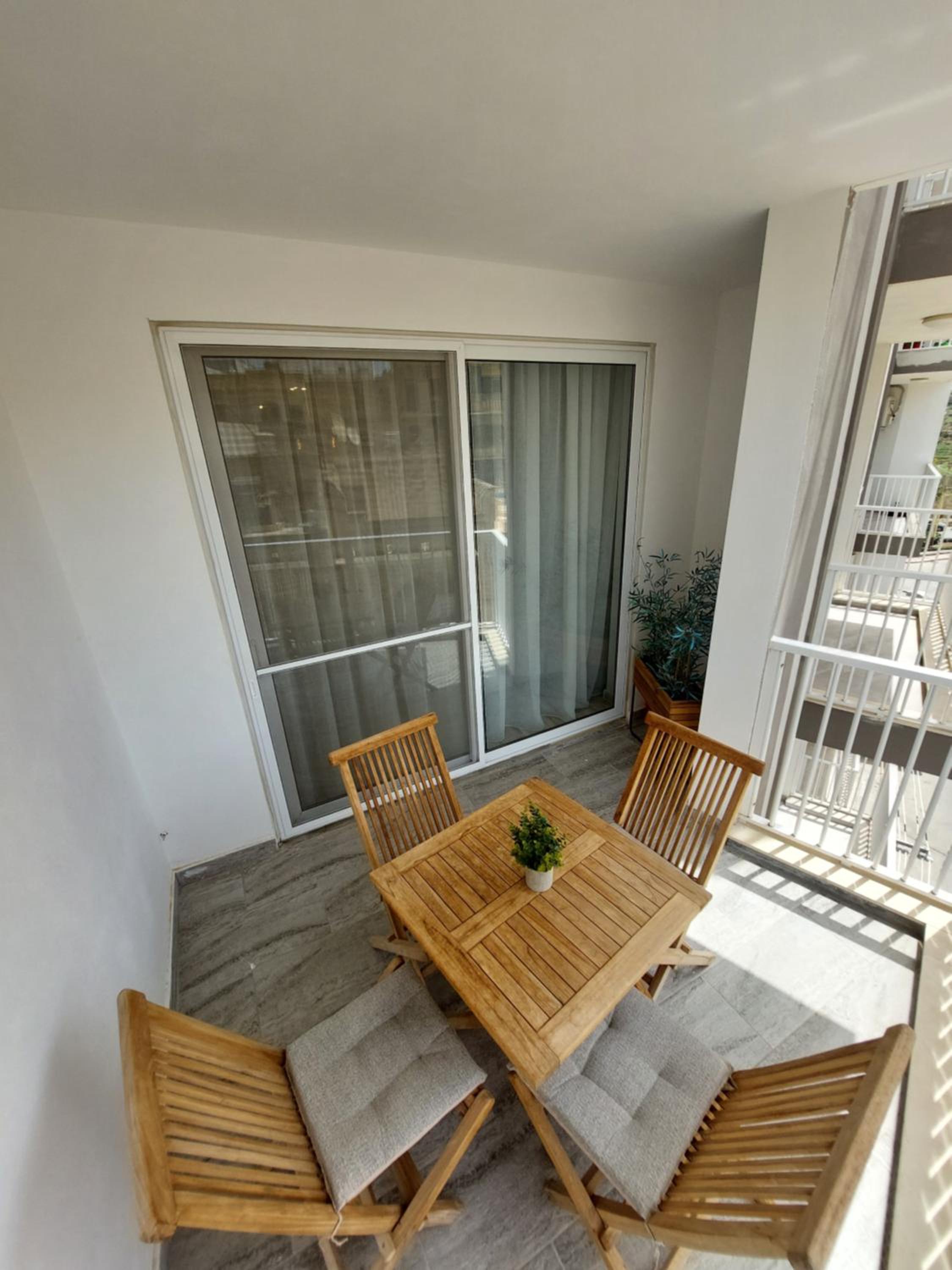 Modern 3BD Apartment with Spacious Balcony & Outside Furniture - Marsalforn Bay view 2