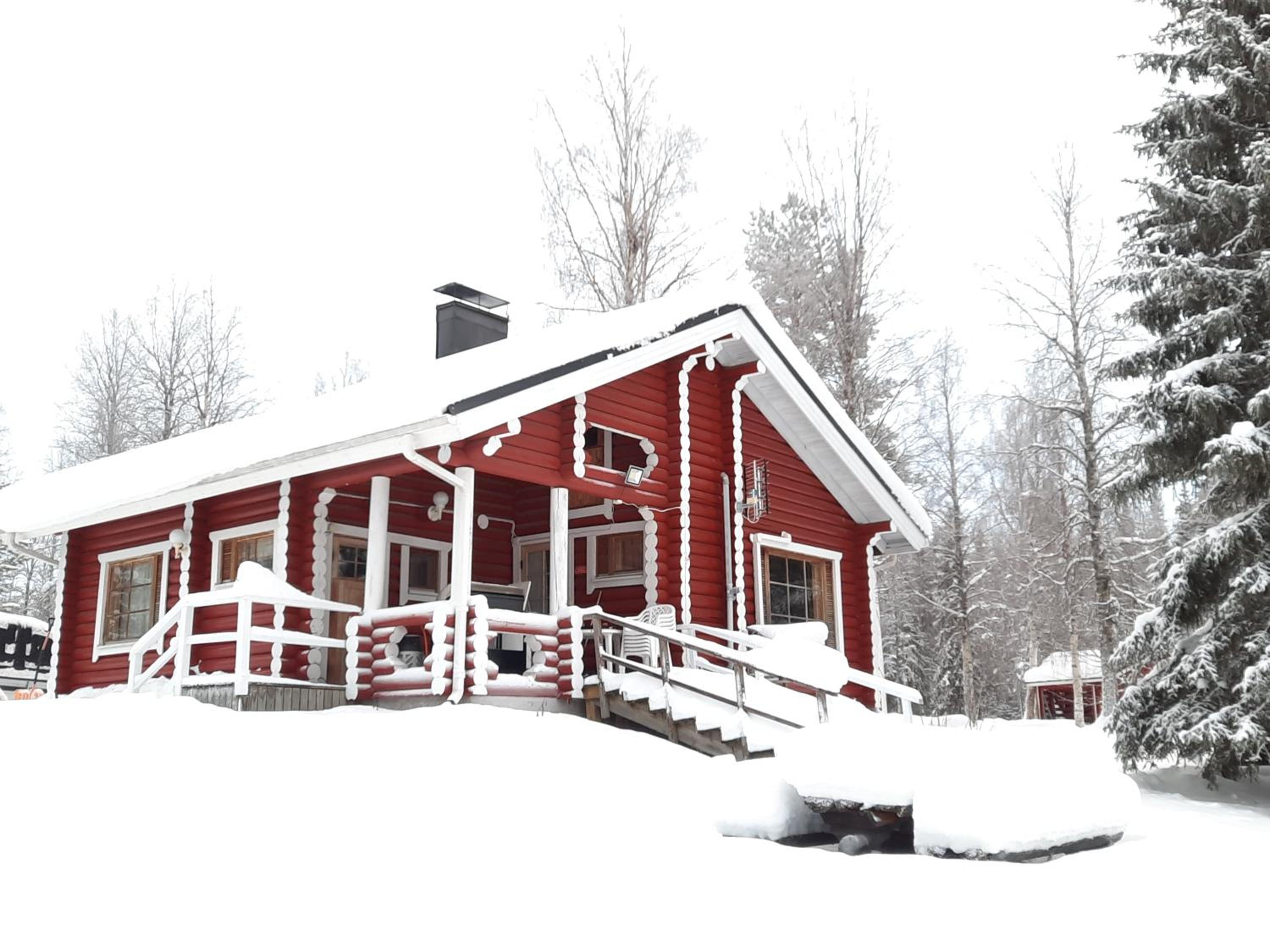 Lapin Villa Hiisi joen rannalla