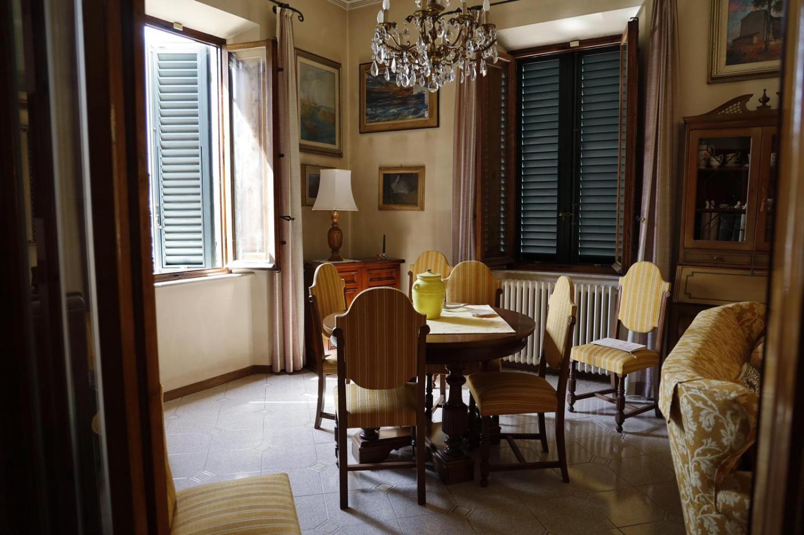 Villa Lilly, with private Garden and Parking, 800 mt to Lucca City center view 5