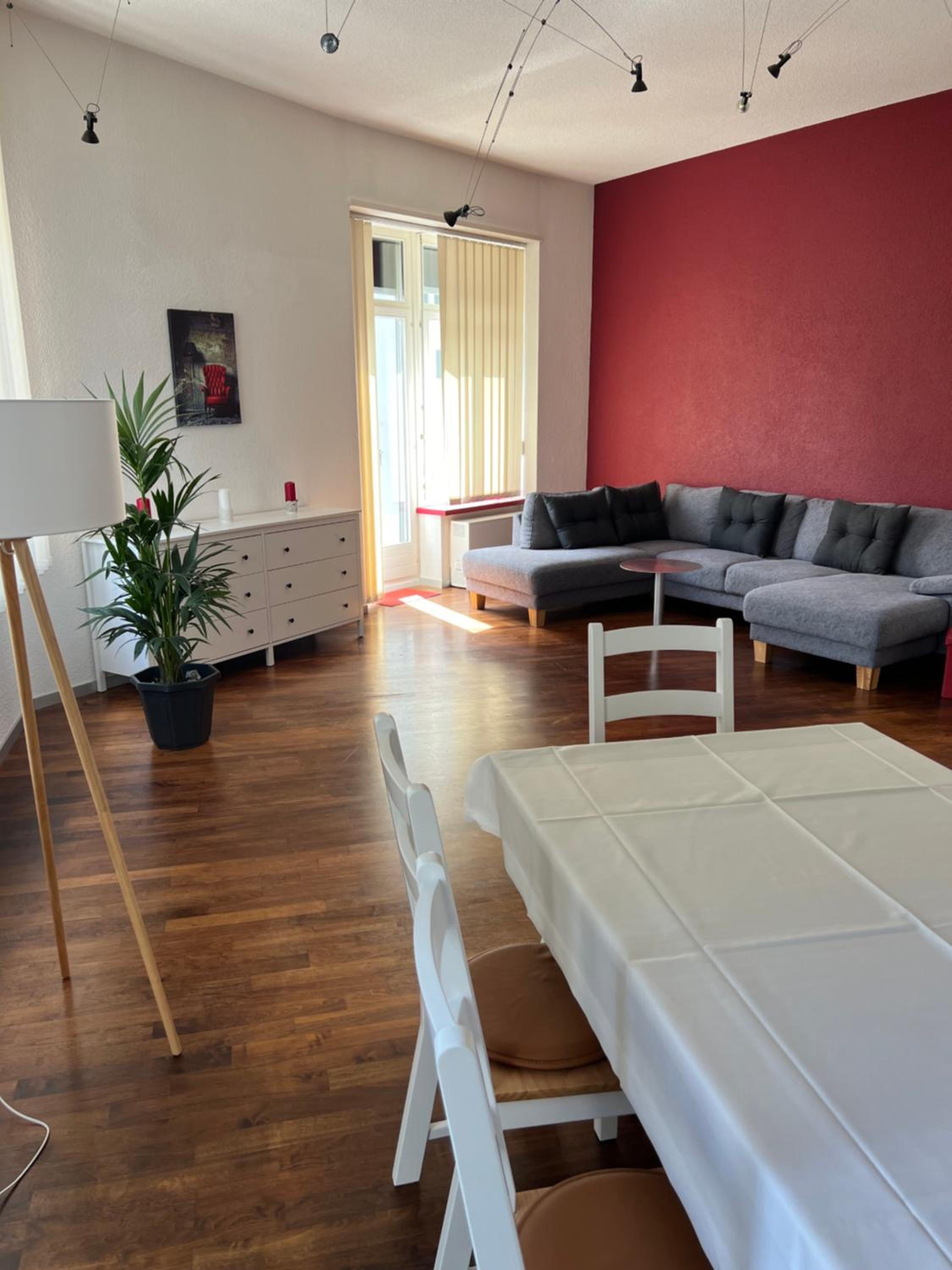 APARTMENT PETER