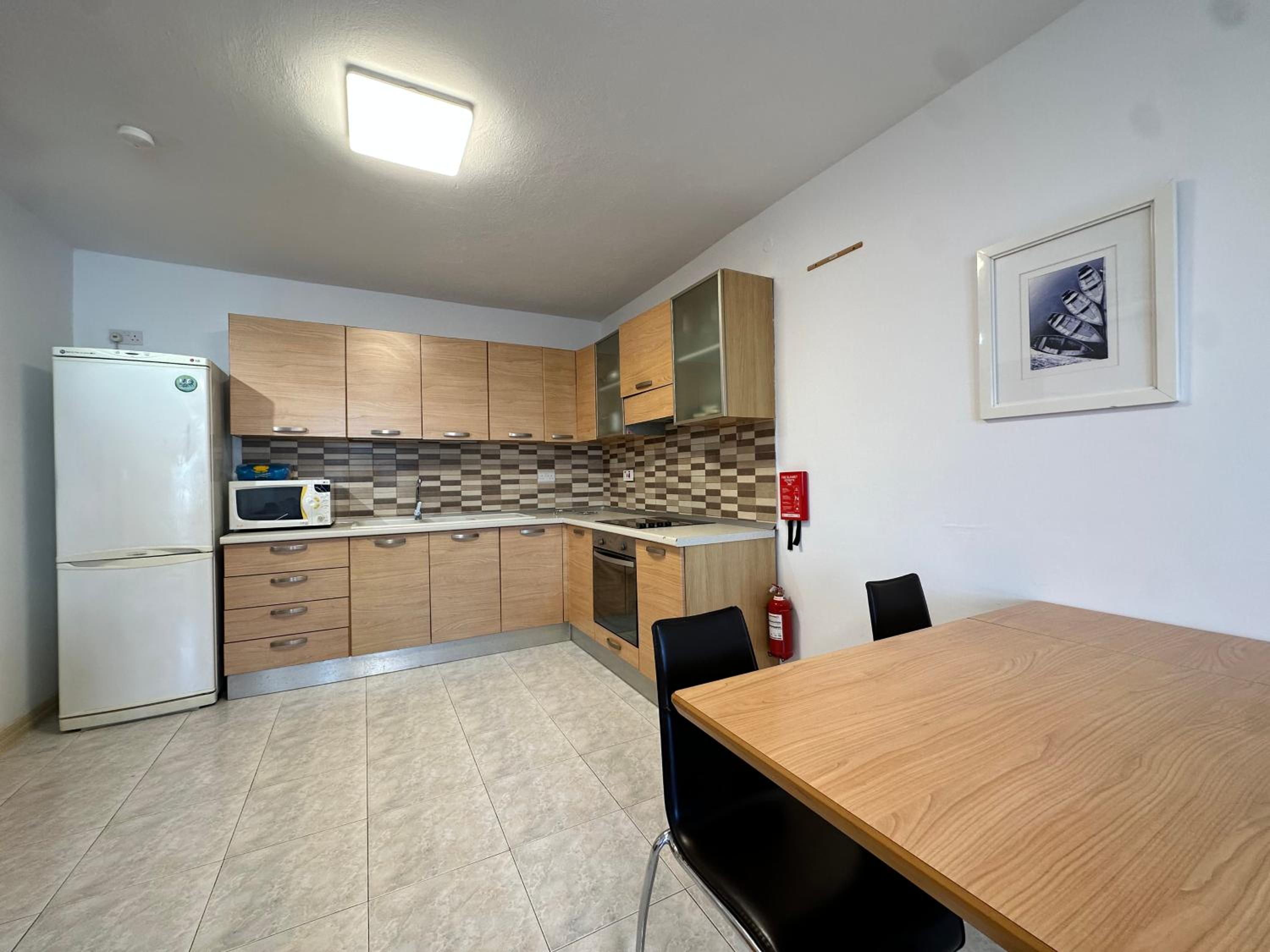 Budget Friendly apartment in Central Swieqi - 10 minutes walk to Paceville & the beach photo 4