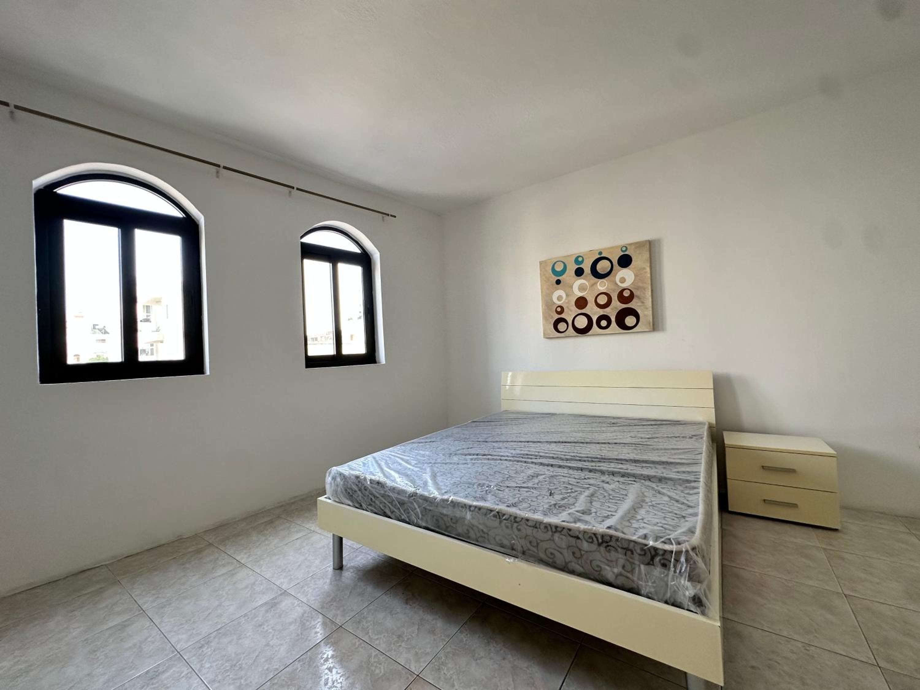 Budget Friendly apartment in Central Swieqi - 10 minutes walk to Paceville & the beach photo 2