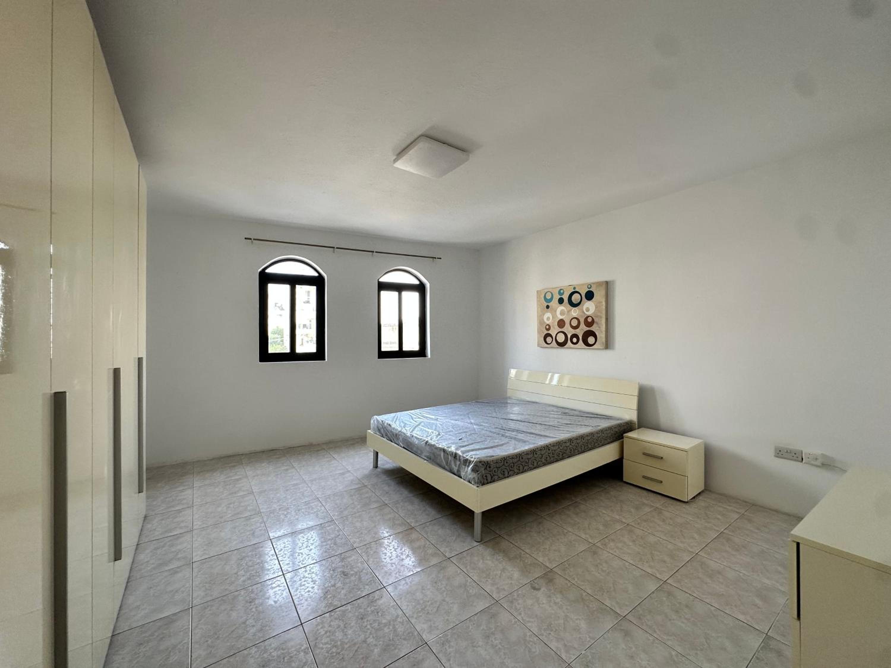 Budget Friendly apartment in Central Swieqi - 10 minutes walk to Paceville & the beach photo 3