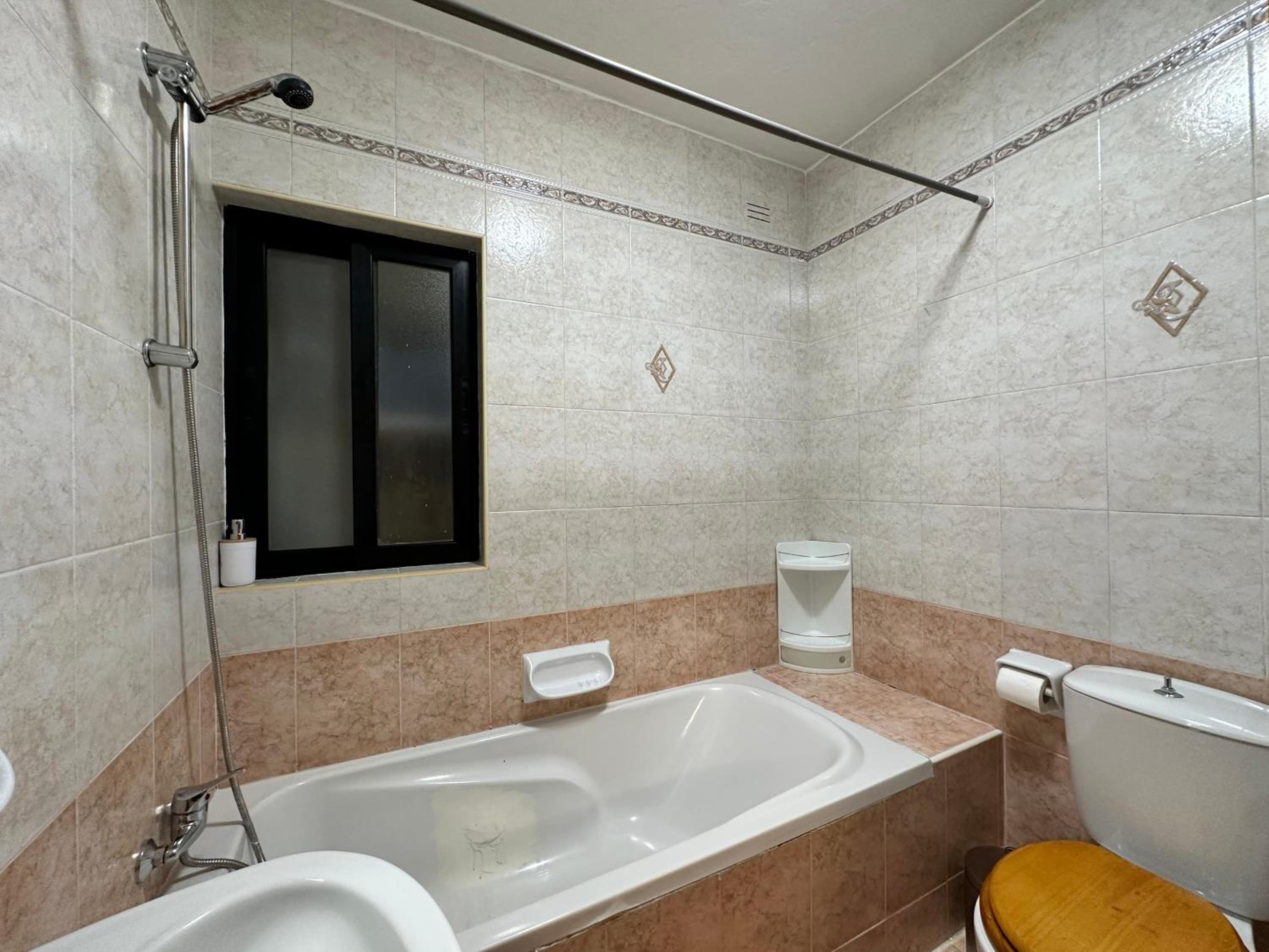 Budget Friendly apartment in Central Swieqi - 10 minutes walk to Paceville & the beach photo 5